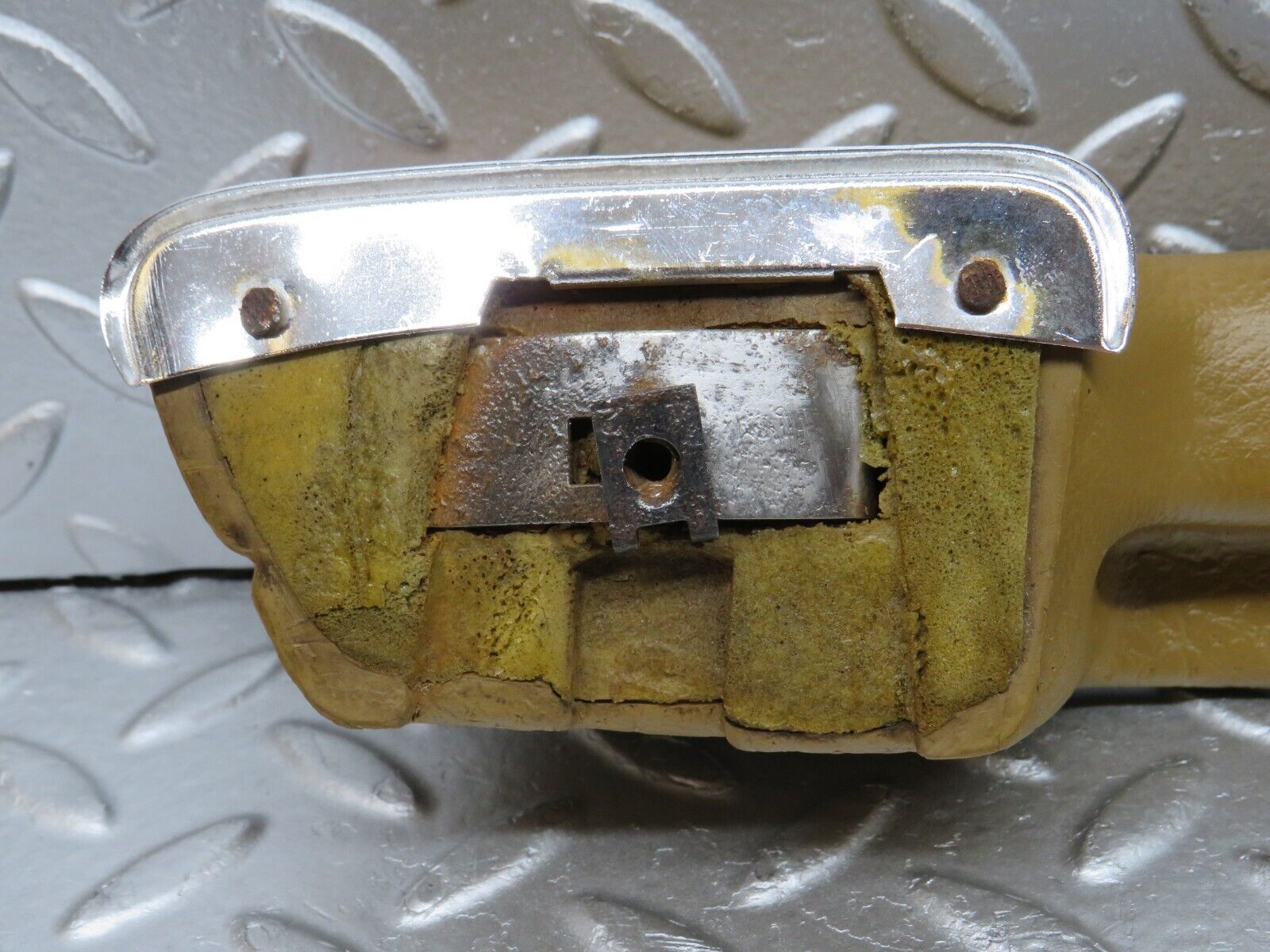 0652 Mercedes-Benz C107 350SLC Coupe Interior Door Handle Right