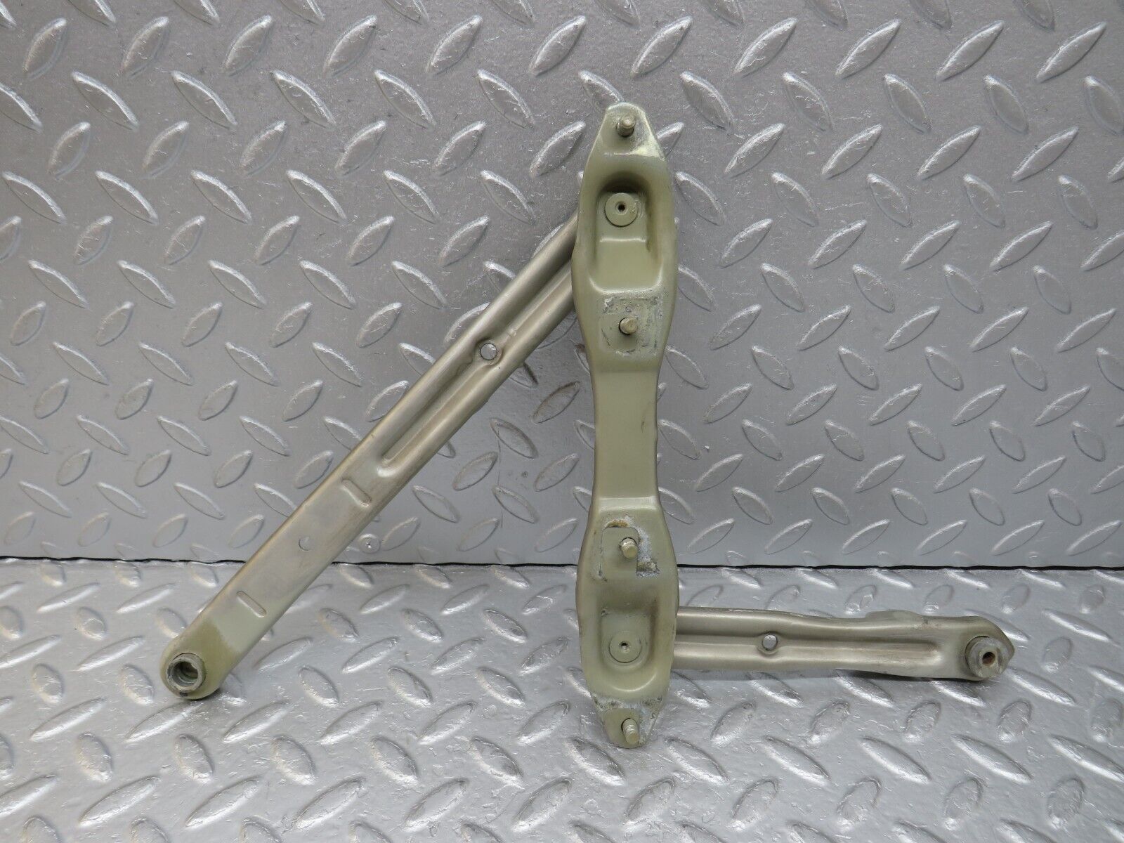 36537 Mercedes-Benz W201 190E 2.0L Bonnet Hinge Right Side