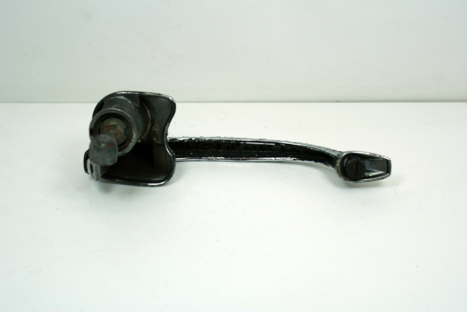 2068 Mercedes-Benz W105 219 PONTON Rear Right Door Handle