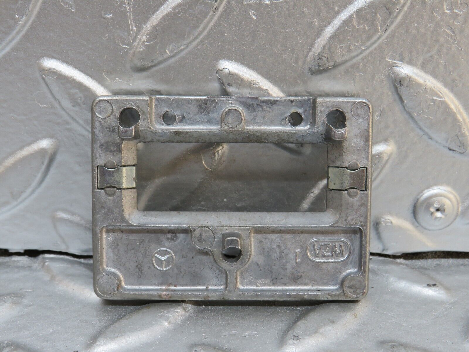 29325 Mercedes-Benz W124 230E Rear View Mirror Bracket