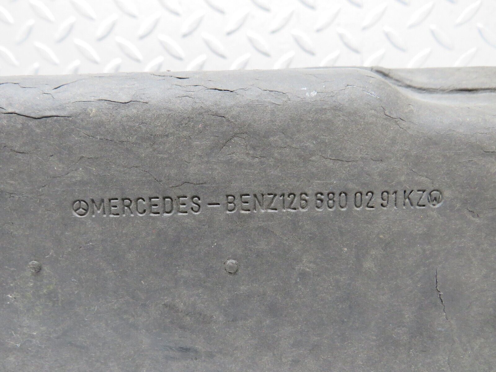 36172 Mercedes-Benz W126 420SE Glove Box 1266800291 1266930233