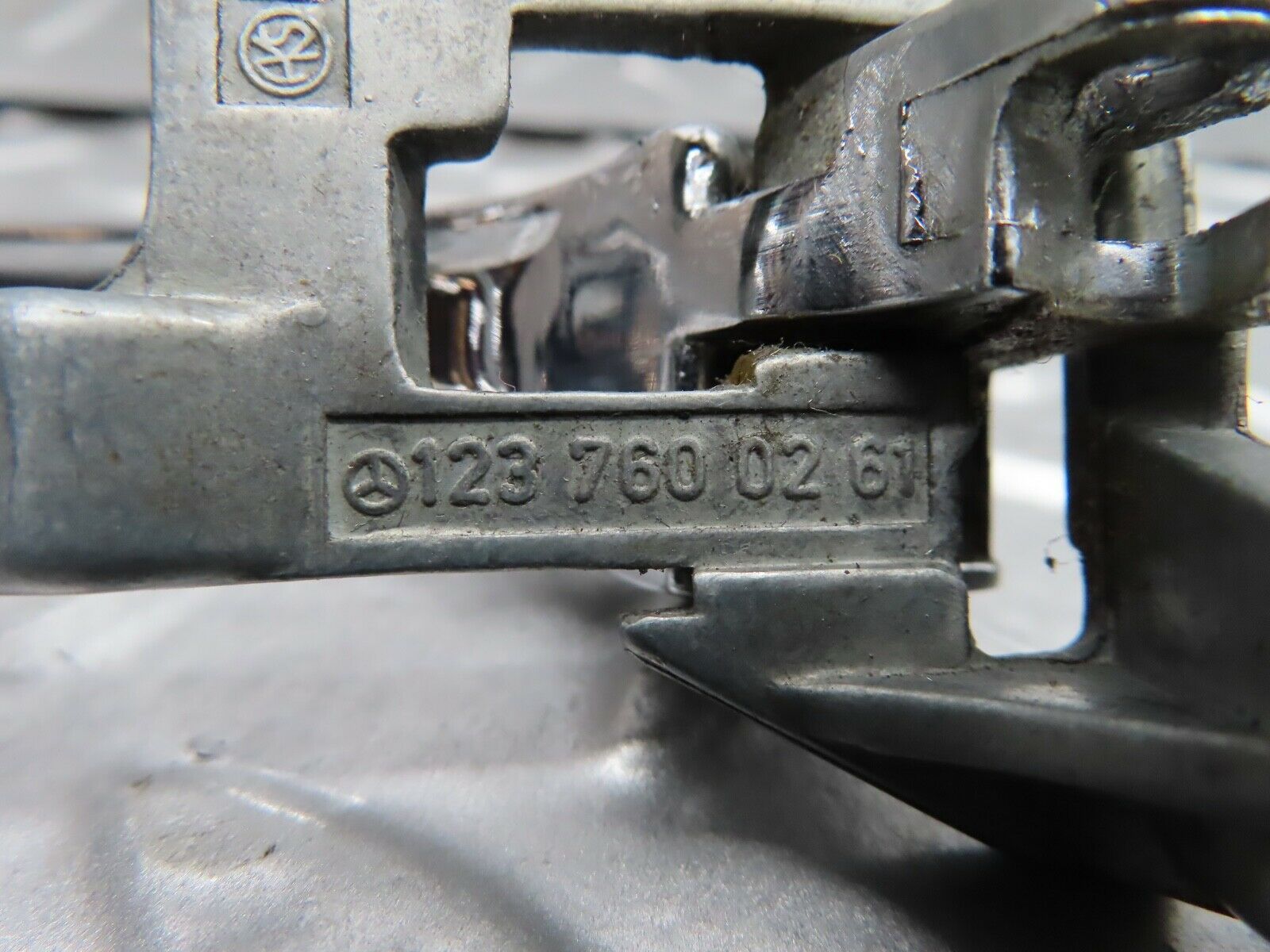 21074 Mercedes-Benz W123 230E Right Interior Door Handle 1237600261