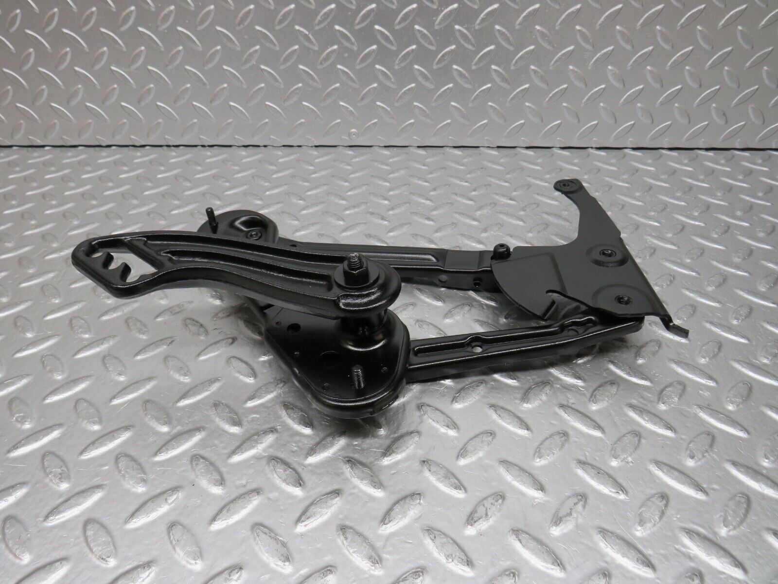 31441 Mercedes-Benz S124 220TE Wagon Bonnet Hinge Left Side 1298870174