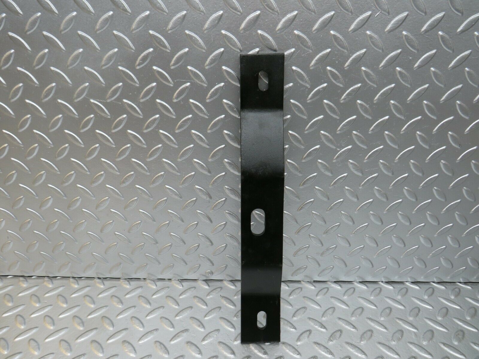 24564 Mercedes-Benz W108 Front Bumper Bracket