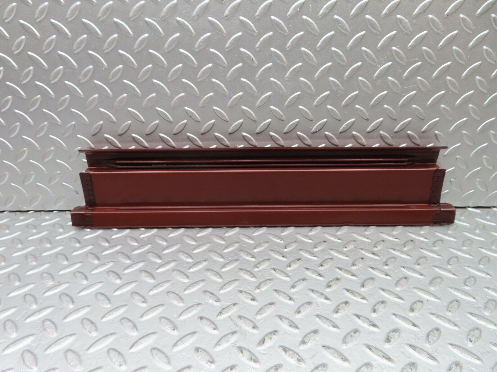 21478 Mercedes-Benz W126 300SE Rear Left Door Sill Cover Burgundy Red
