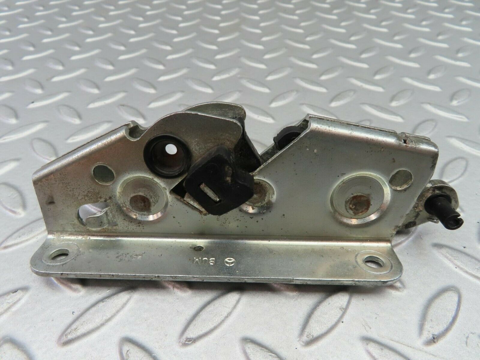 6734 Mercedes-Benz S124 E220 Wagon Rear Seat Bench Locking Mechanism Lock Left