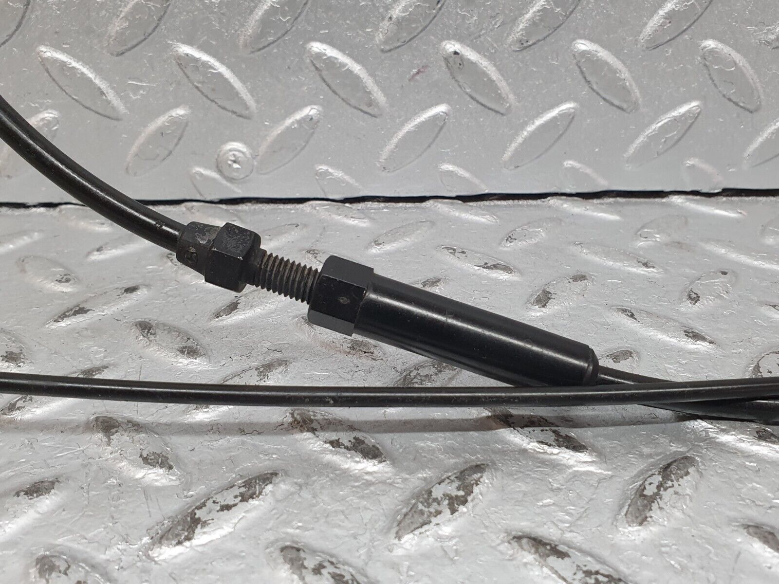 41257 Mercedes-Benz W126 300SE Bonnet Release Cable