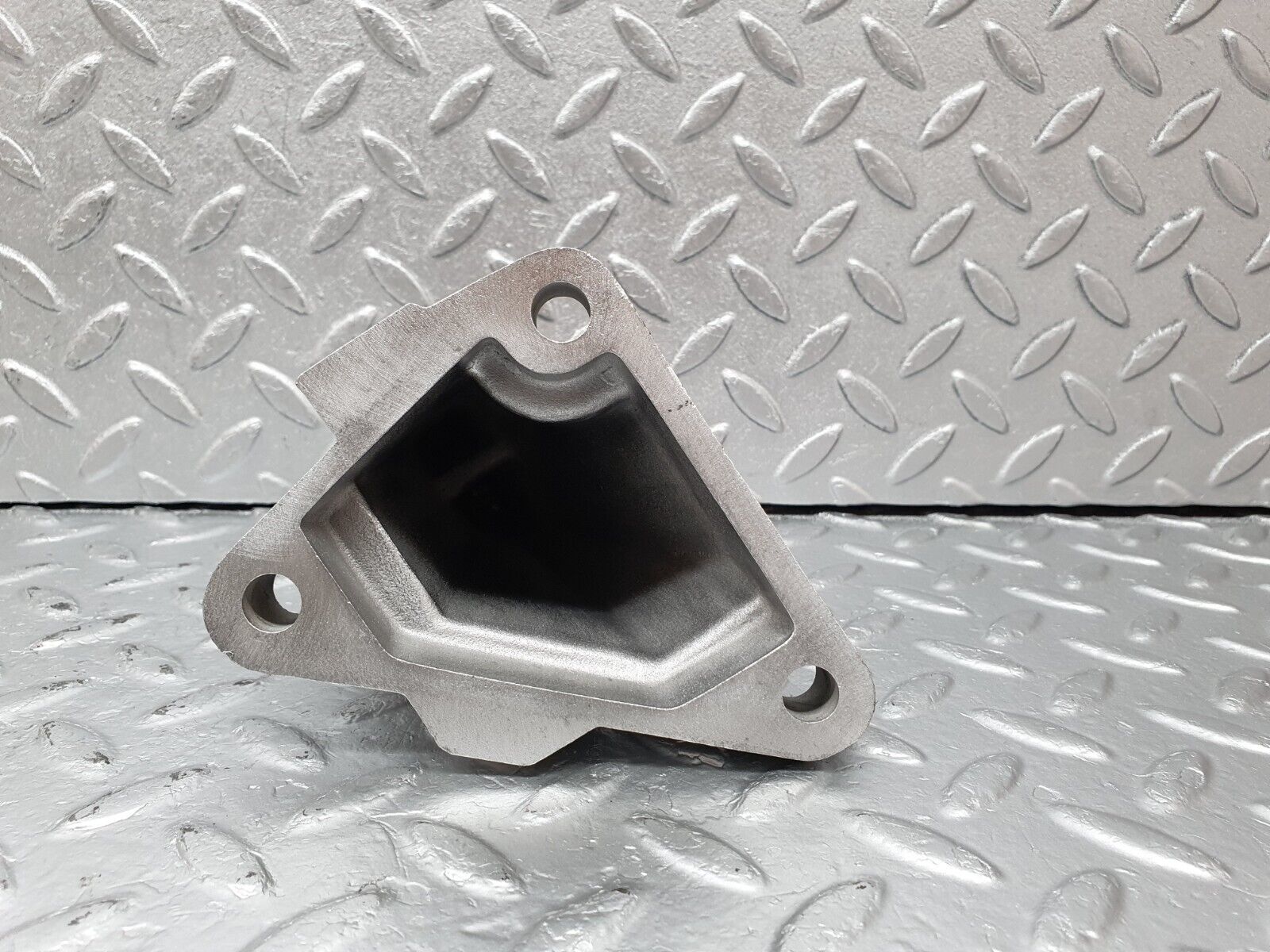 41448 Mercedes-Benz W124 200E Engine Mount Bracket Right Side 1022234204