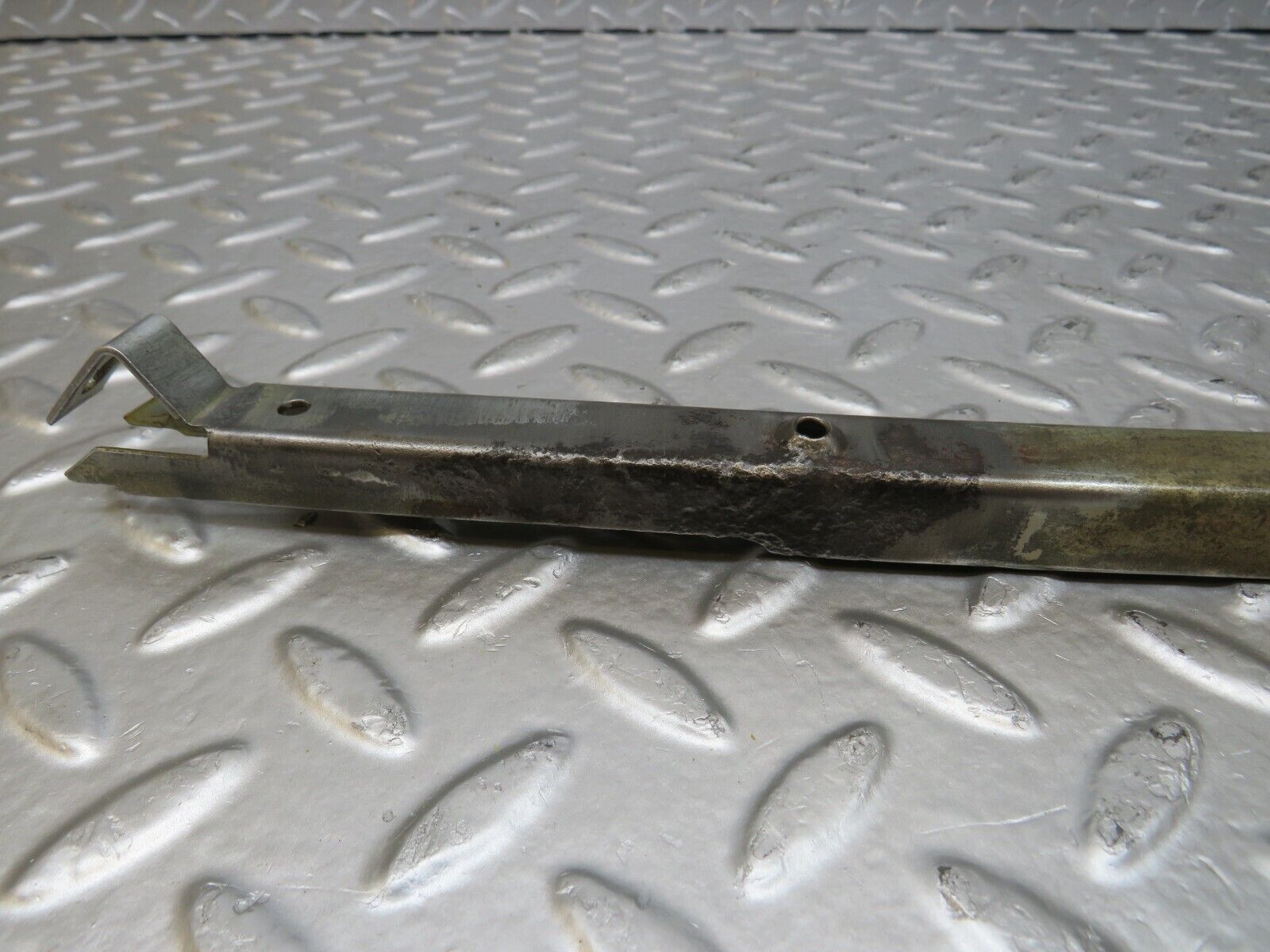 26128 Mercedes-Benz W116 450SE Front Right Window Channel