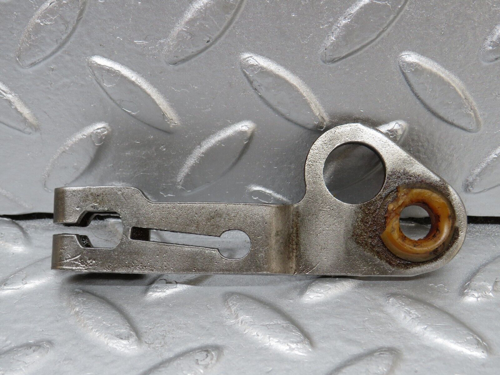 34571 Mercedes-Benz C126 380SEC Automatic Gearbox Linkage Bracket 722.310