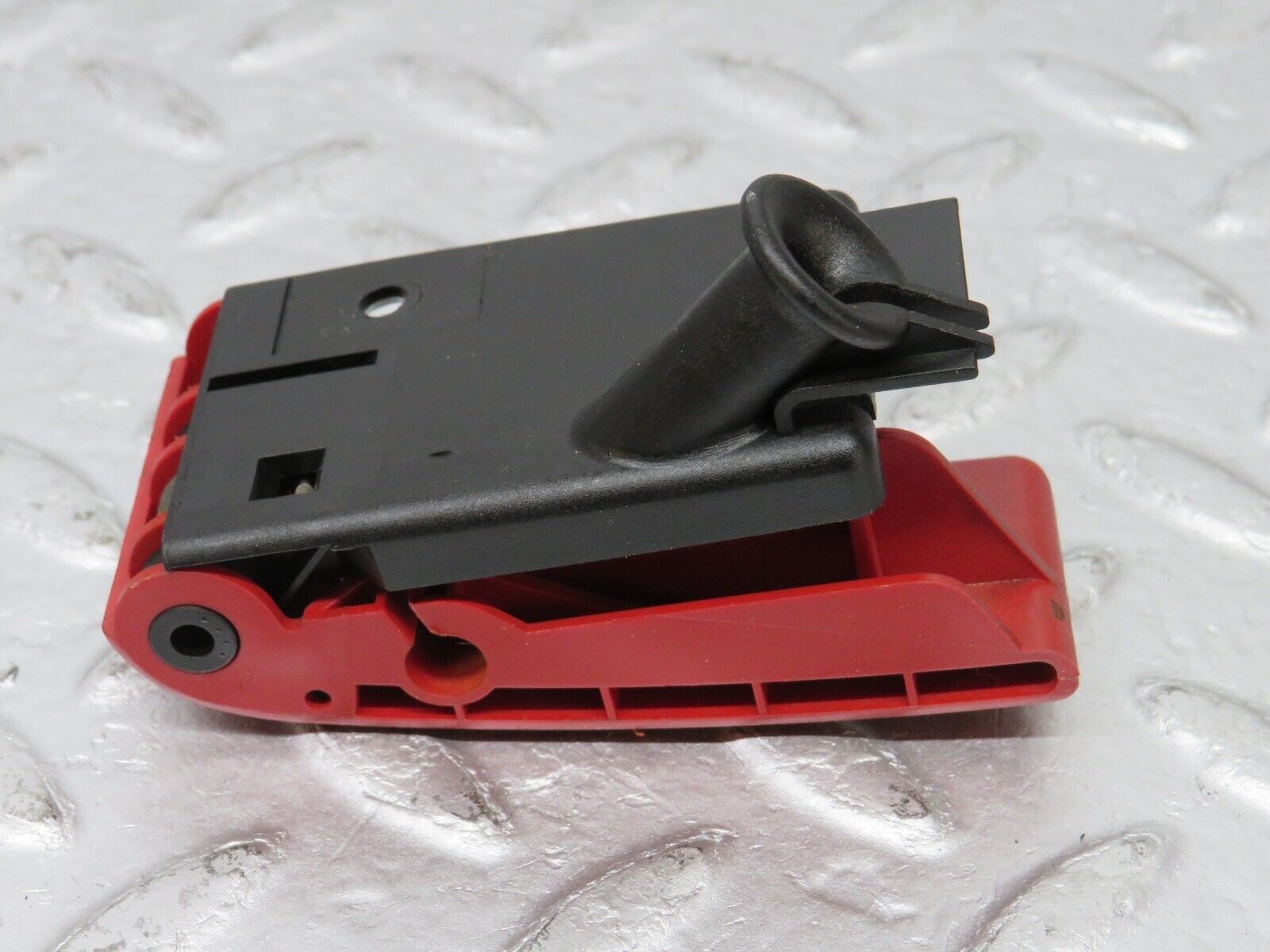 33316 Mercedes-Benz W202 C180 Bonnet Release Handle