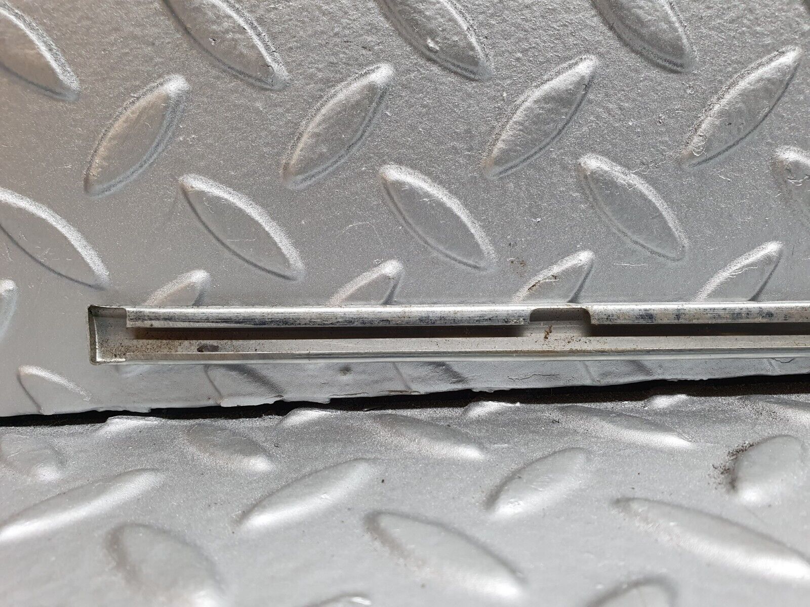 41299 Mercedes-Benz S124 E220 Wagon Tailgate Handle Chrome Moulding Trim