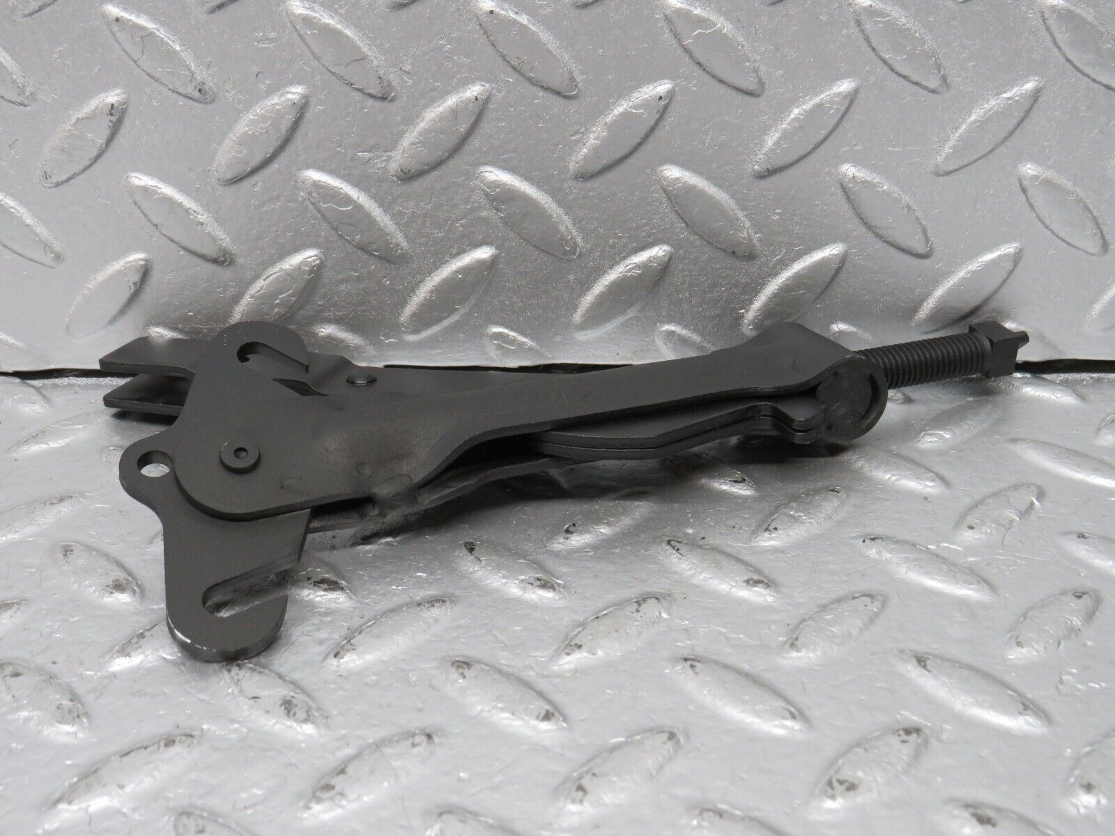 40544 Mercedes-Benz W123 300D Handbrake Adjusting Handbrake Regulator