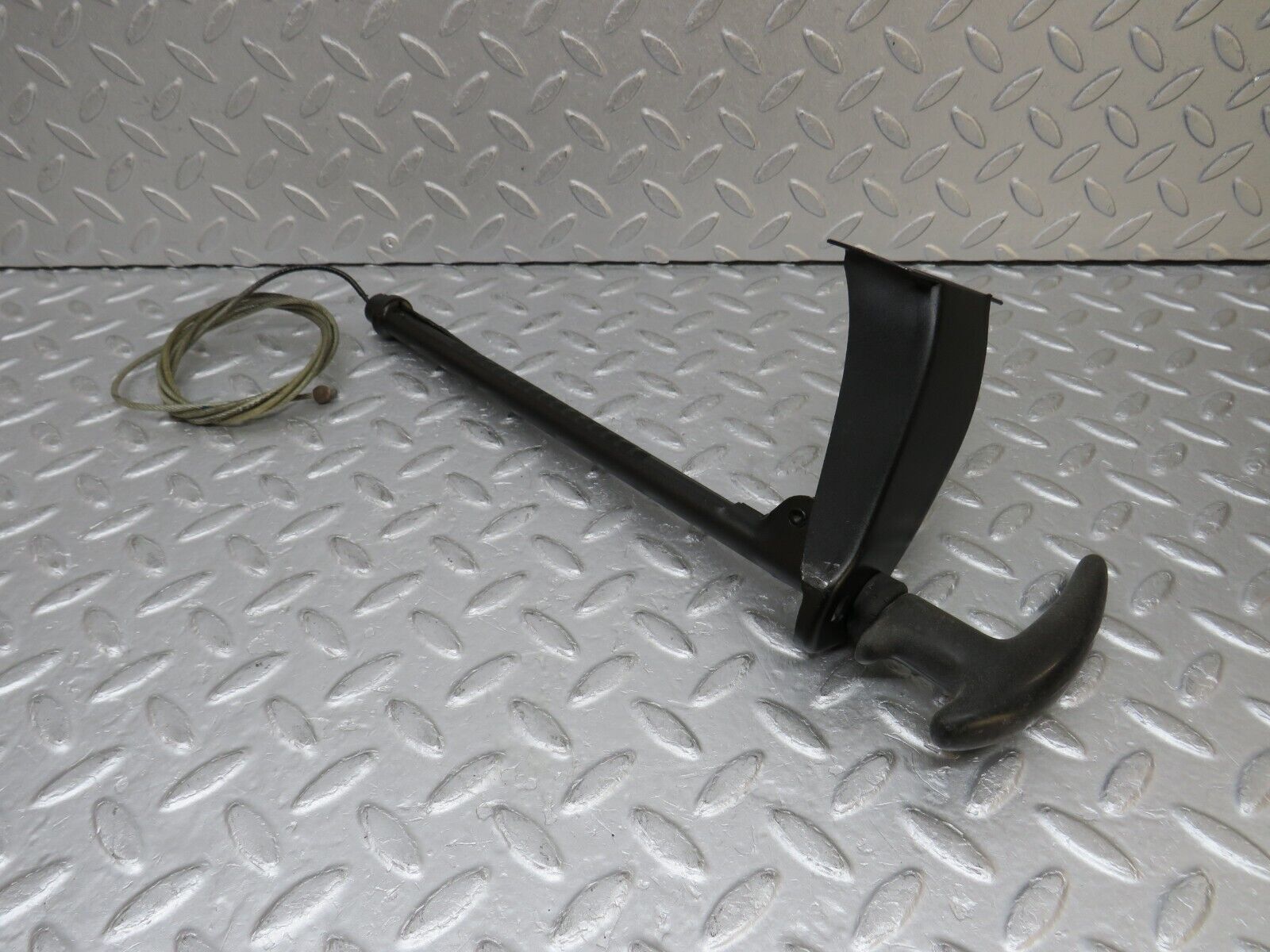 37542 Mercedes-Benz W109 300SEL Handbrake Handle Lever