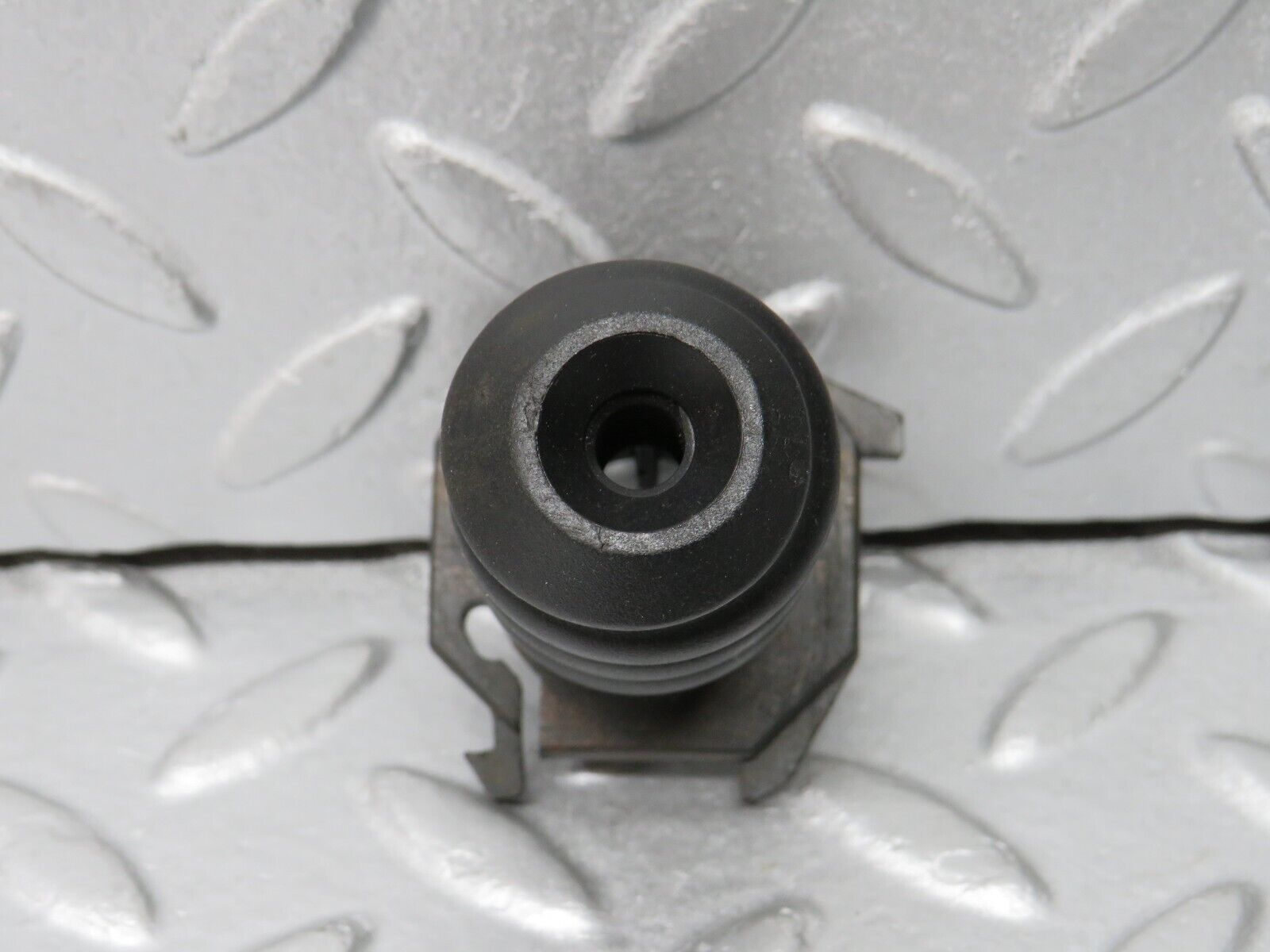 38945 Mercedes-Benz W201 190E 2.6L Spare Wheel Holder 1248980765