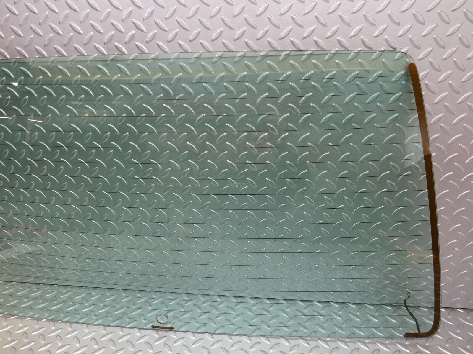 24443 Mercedes-Benz S124 220TE Wagon Tailgate Heated Windscreen 1247400157