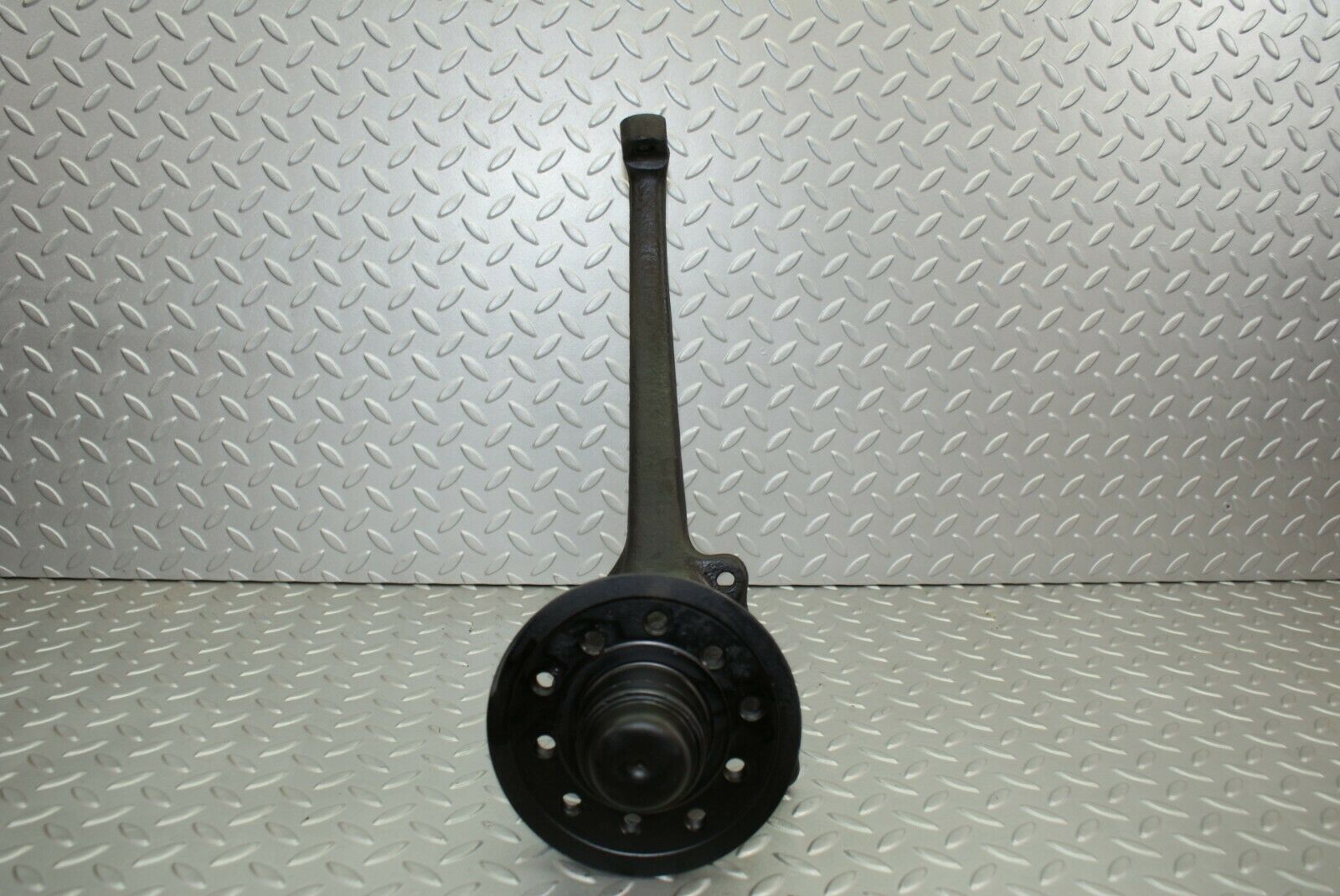 2701 Mercedes-Benz W116 350SE Wheel Hub Front Left