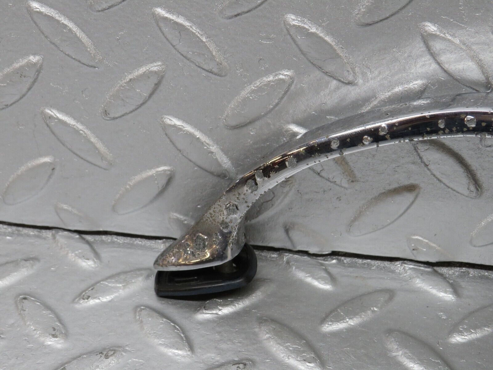 40279 Mercedes-Benz W110 230 Front Left Door Exterior Handle No Key