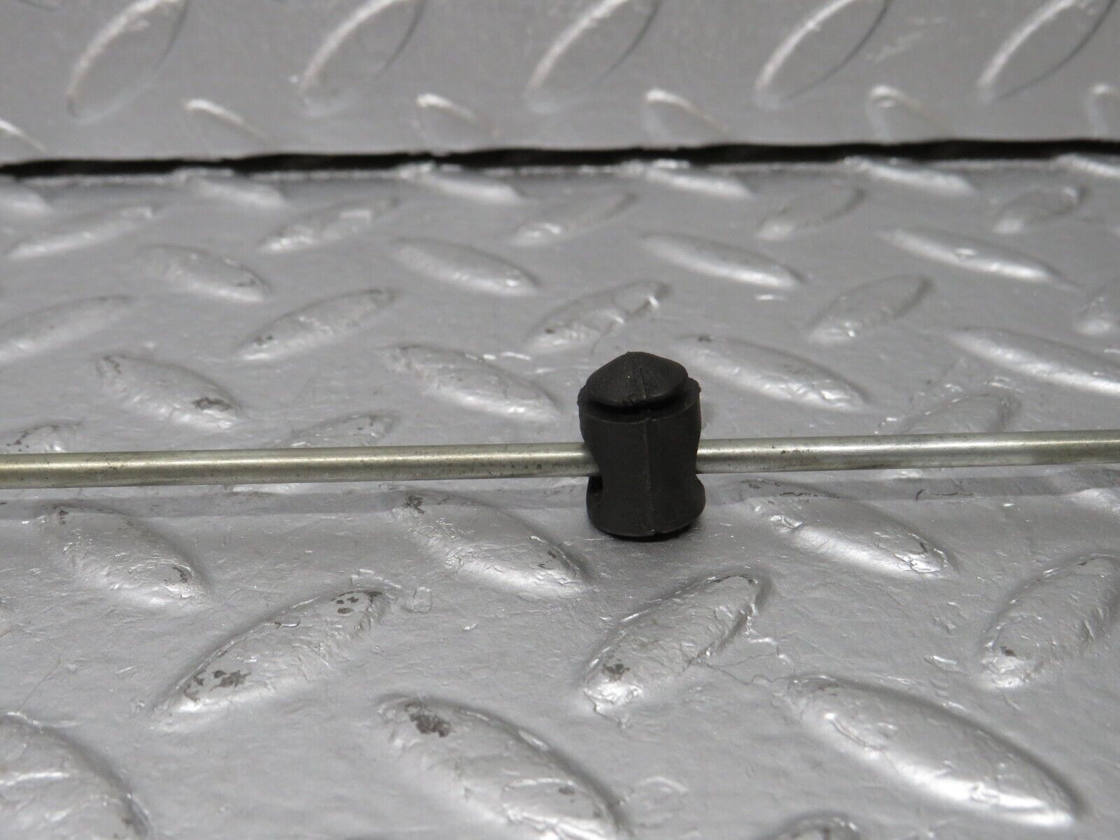 40458 Mercedes-Benz W110 230 Rear Door Lock Control Bar