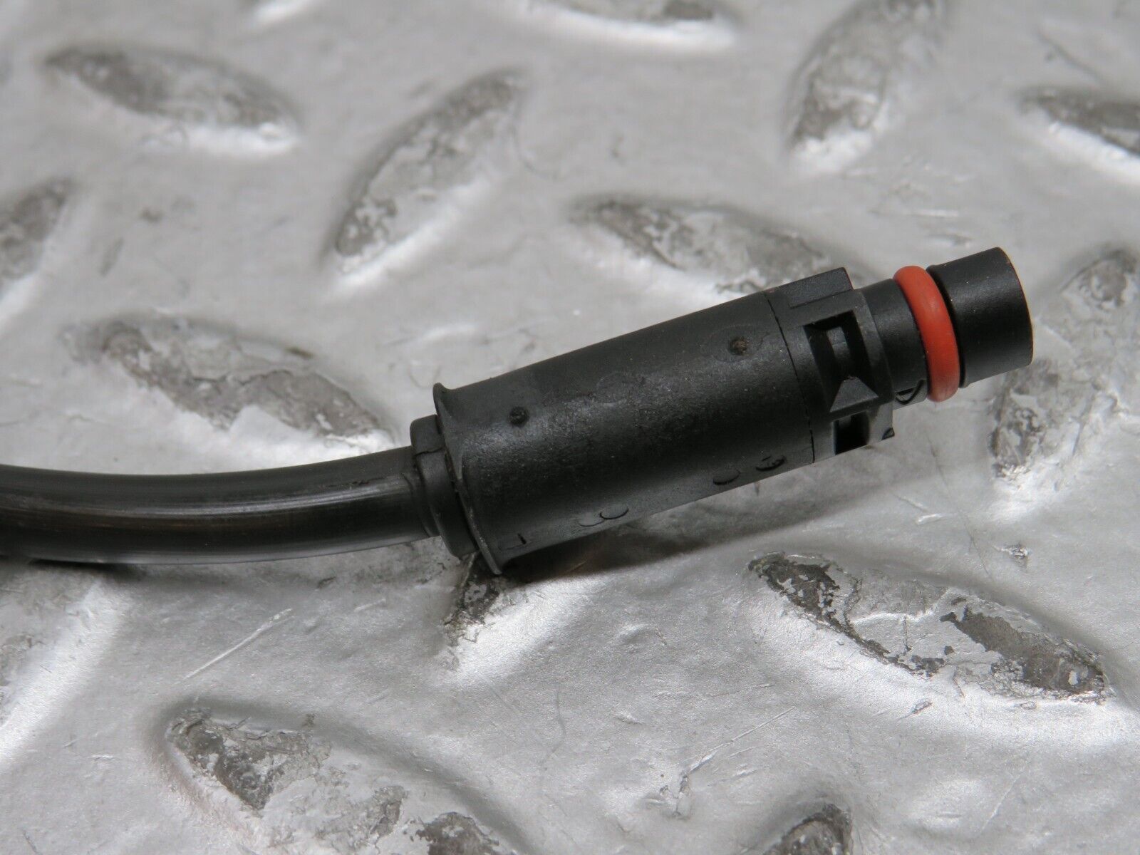 29147 Mercedes-Benz C124 320CE Brake Pad Sensor Wire Right 1245435826 01954553