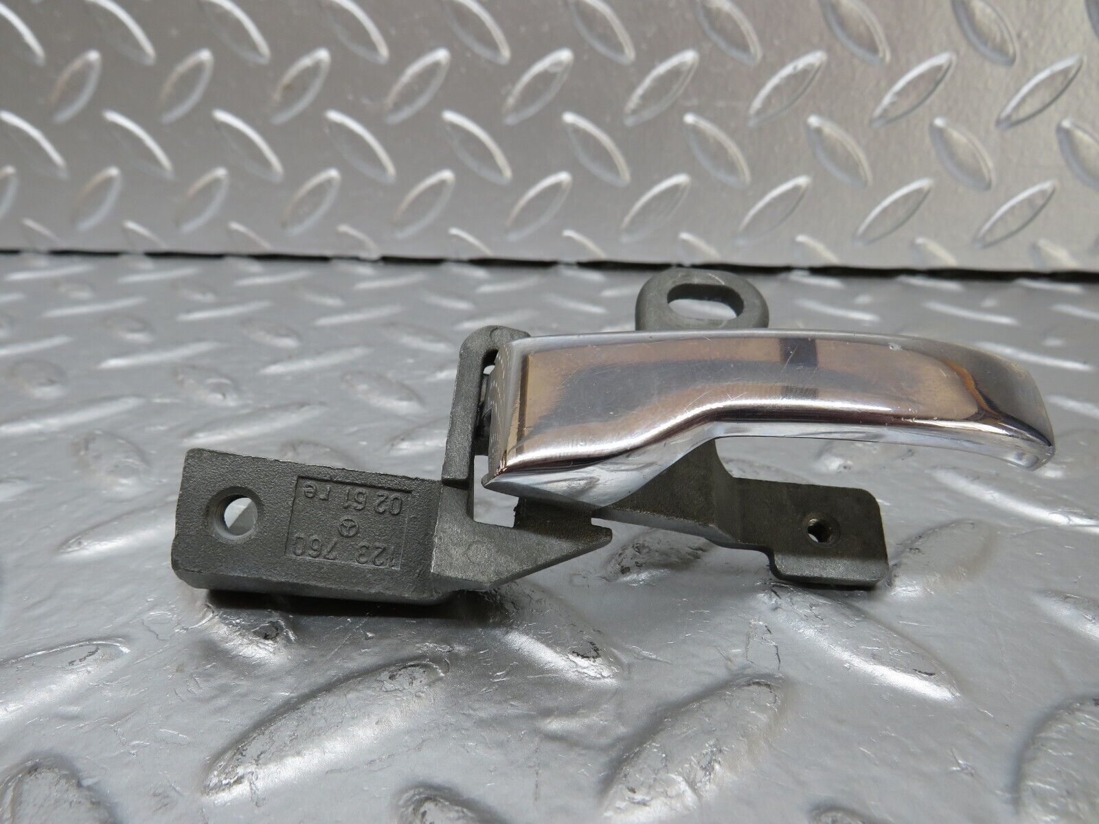 25560 Mercedes-Benz W123 200 Left Interior Door Handle 1237600161