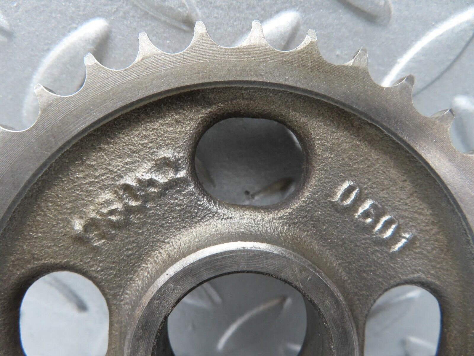 0927 Mercedes-Benz C107 350SLC Coupe Coupe Camshaft Timing Gear 1160520601