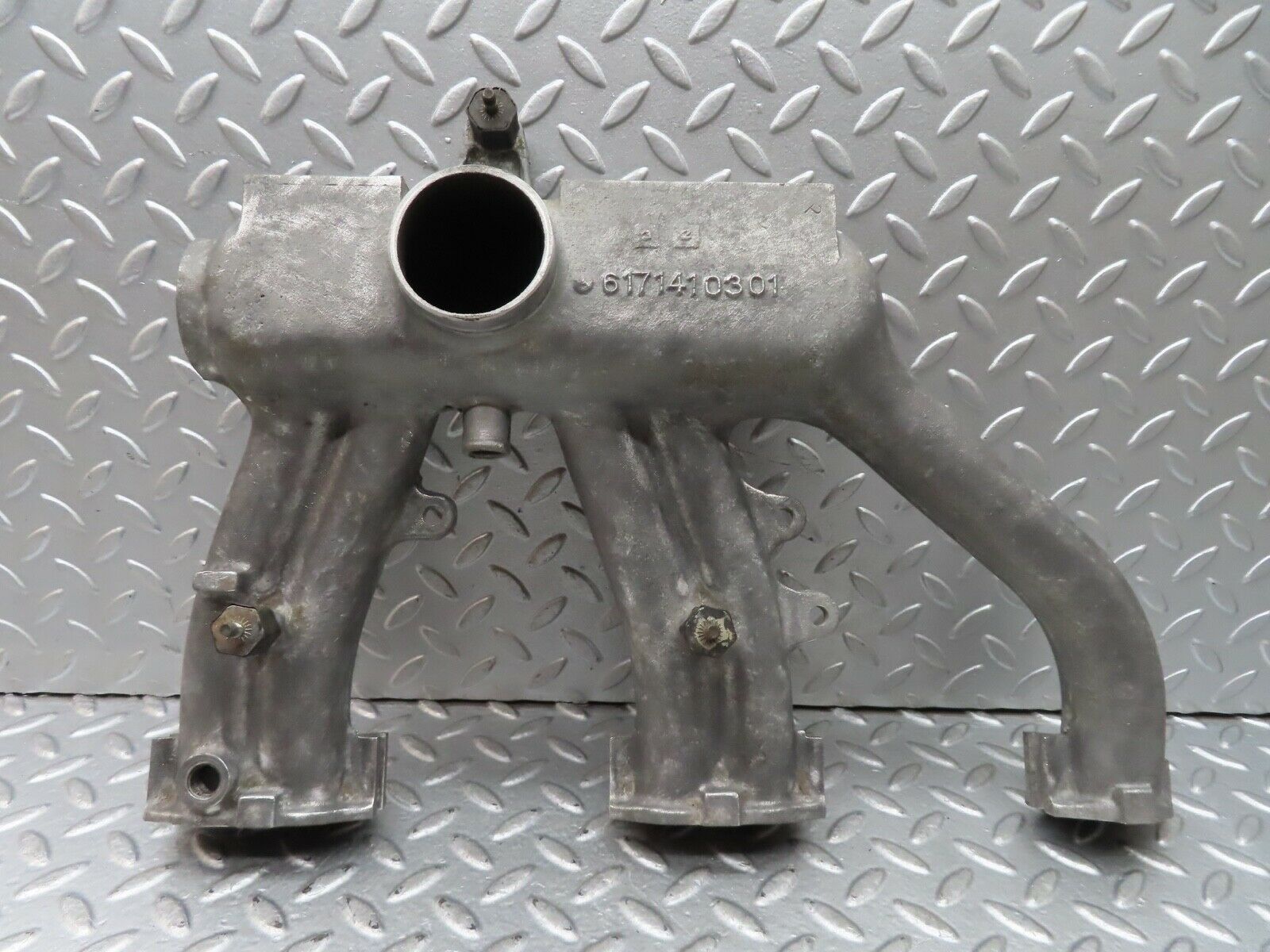 19177 Mercedes-Benz W123 300D Air Intake Manifold 6171410301