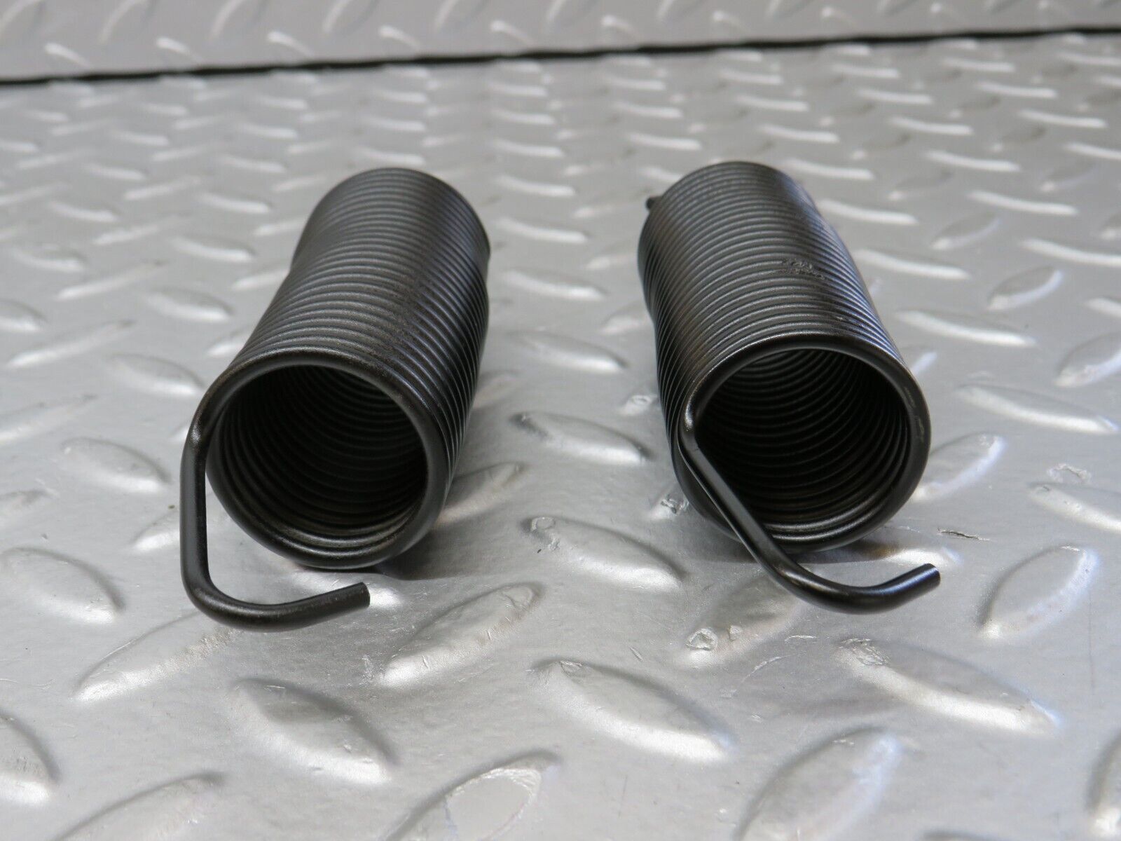 36799 Mercedes-Benz W201 190E 2.0L Trunk Lid Hinge Spring 2x