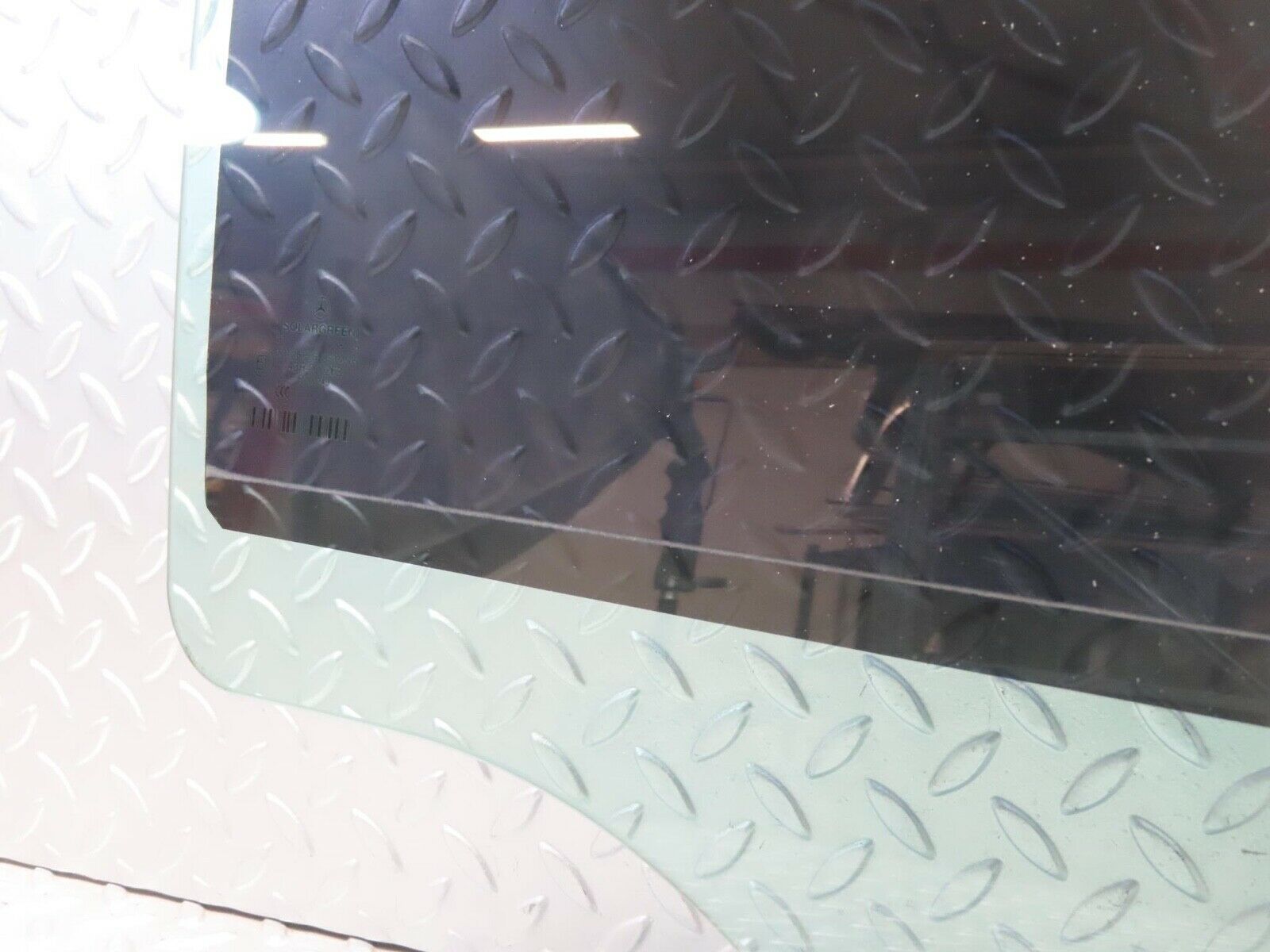 11229 Mercedes-Benz W221 S320 Rear Right Door Window Glass