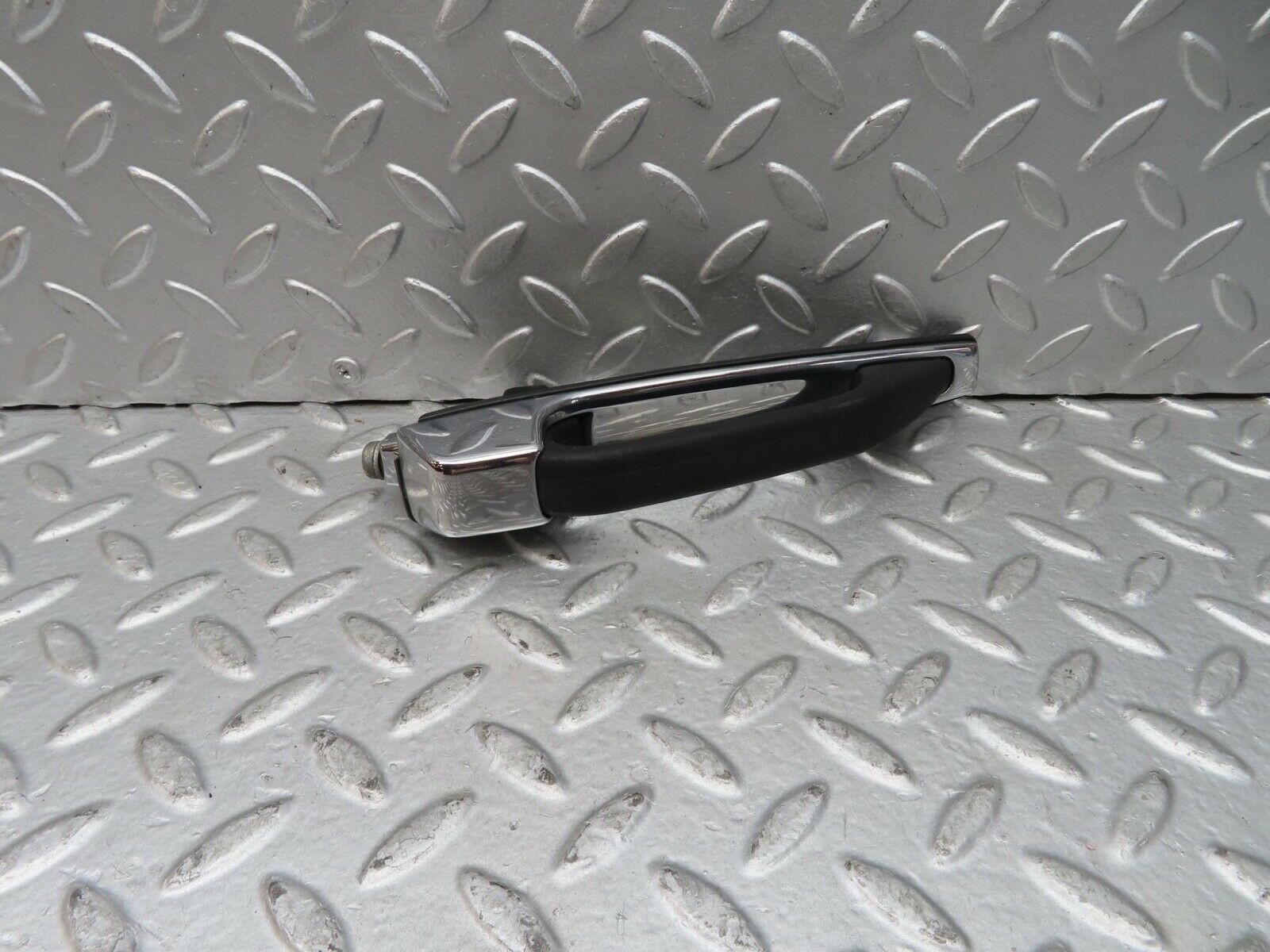 7022 Mercedes-Benz W123 230E Rear Exterior Door Handle 1237600359