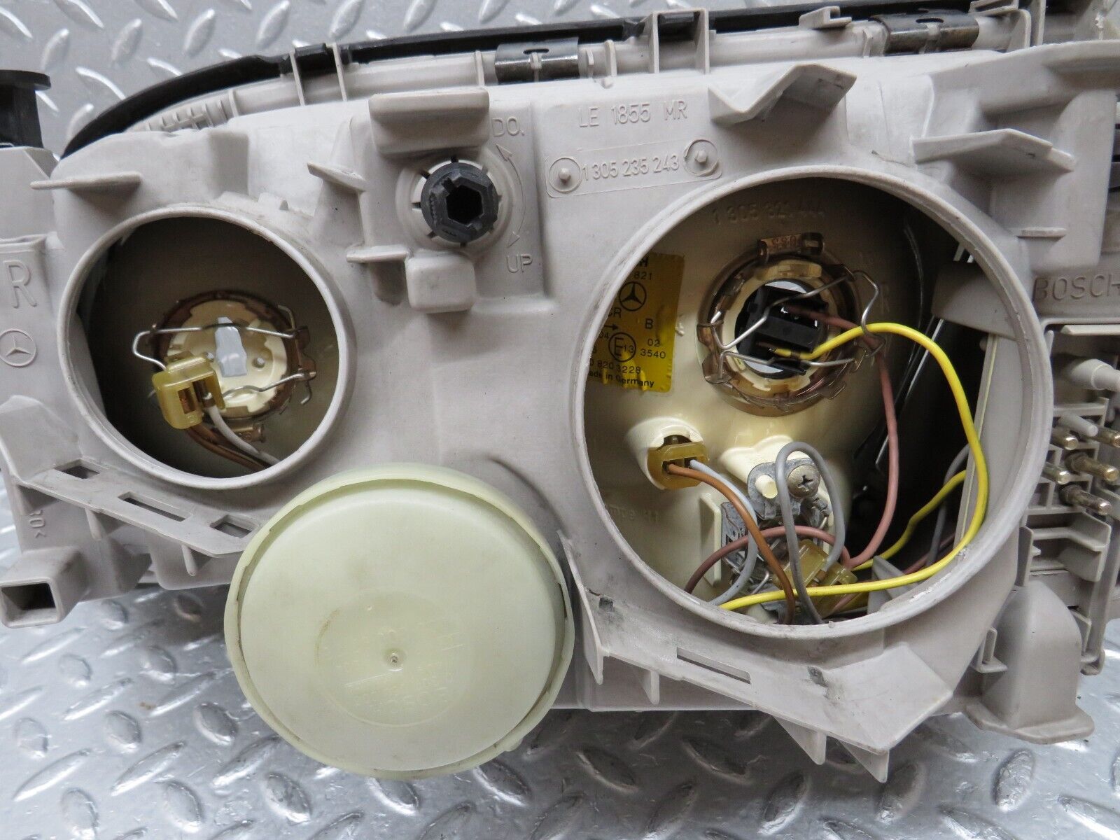 35334 Mercedes-Benz W140 Headlight Bosch Right Side 1305235243 1305621636