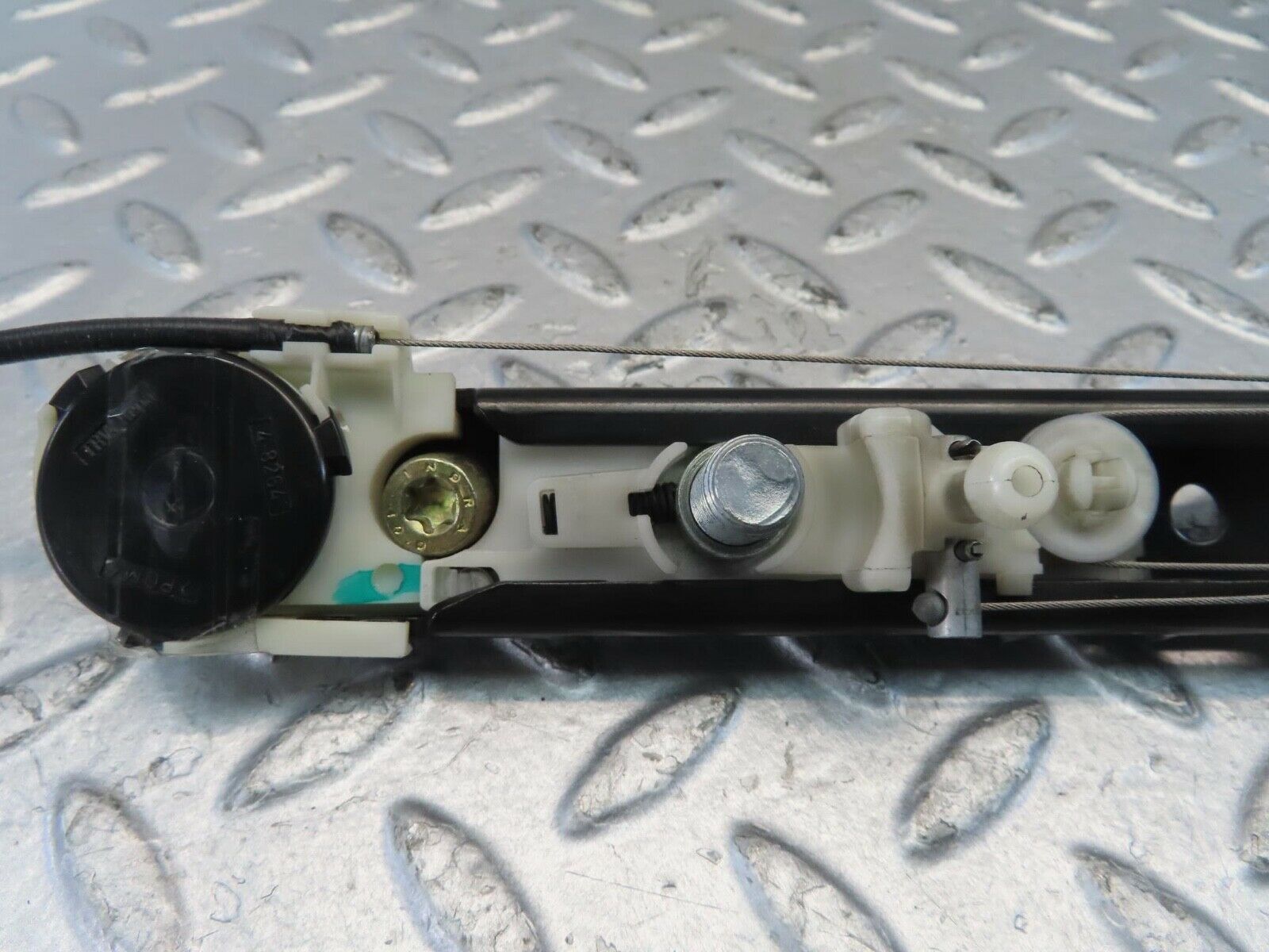 11223 Mercedes-Benz W221 S320 Front Left Seat Belt Adjuster Cable 2218600188