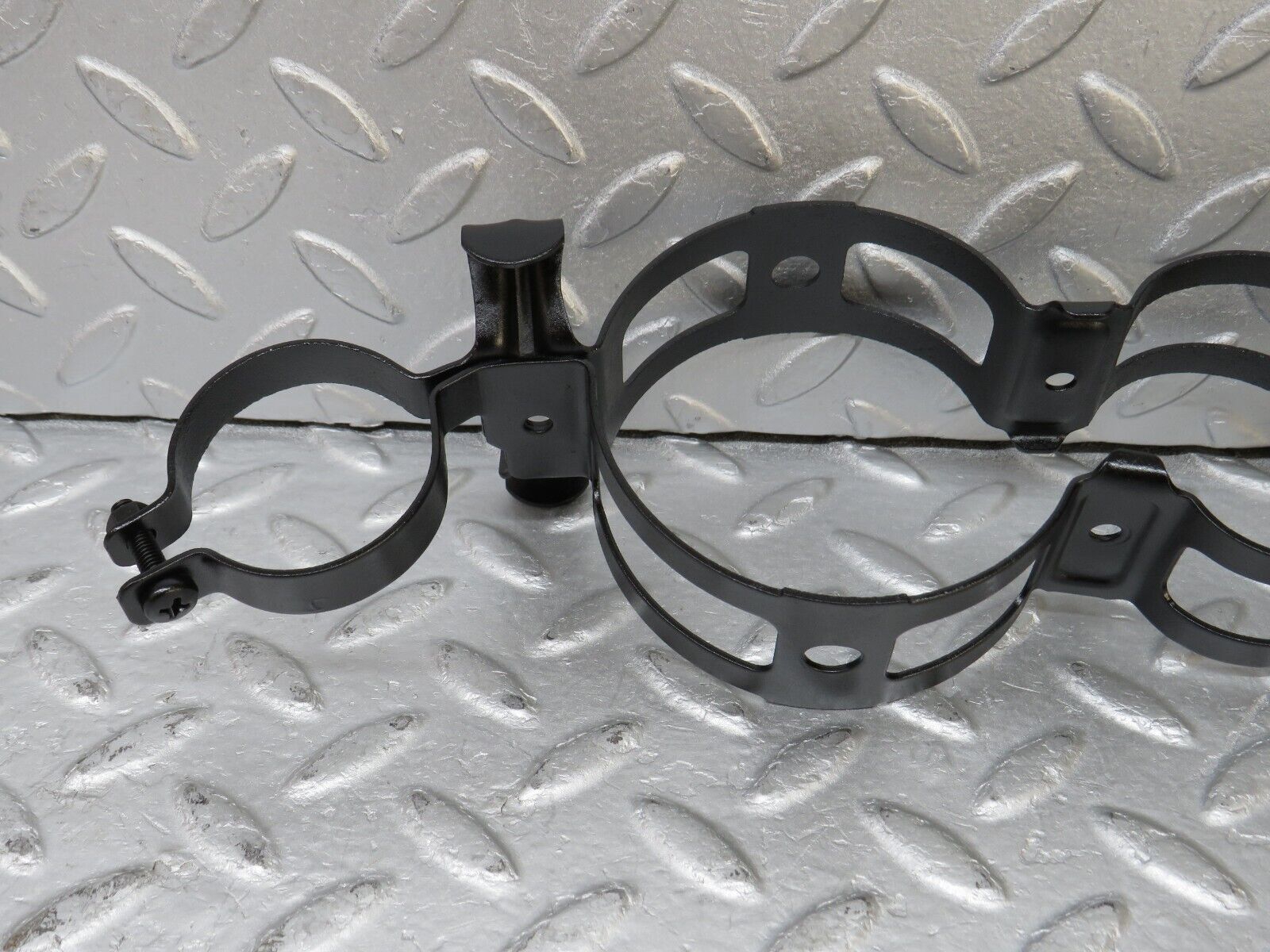 36779 Mercedes-Benz W201 190E 2.0L Fuel Pump Fuel Filter Bracket