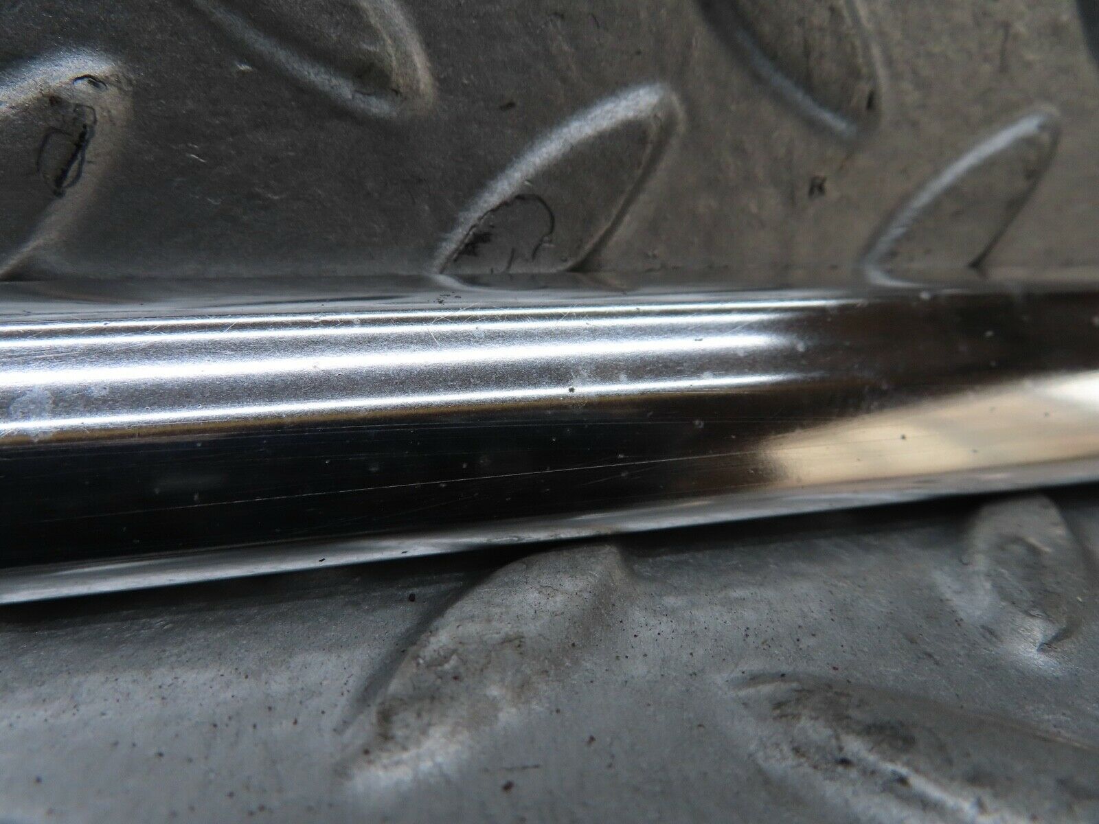 19126 Mercedes-Benz W123 300D Rear Left Door Chrome Moulding Trim