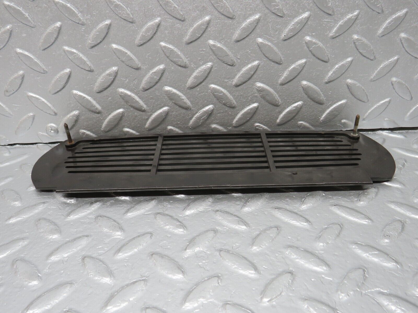 40324 Mercedes-Benz W110 230 Dashboard Speaker Cover