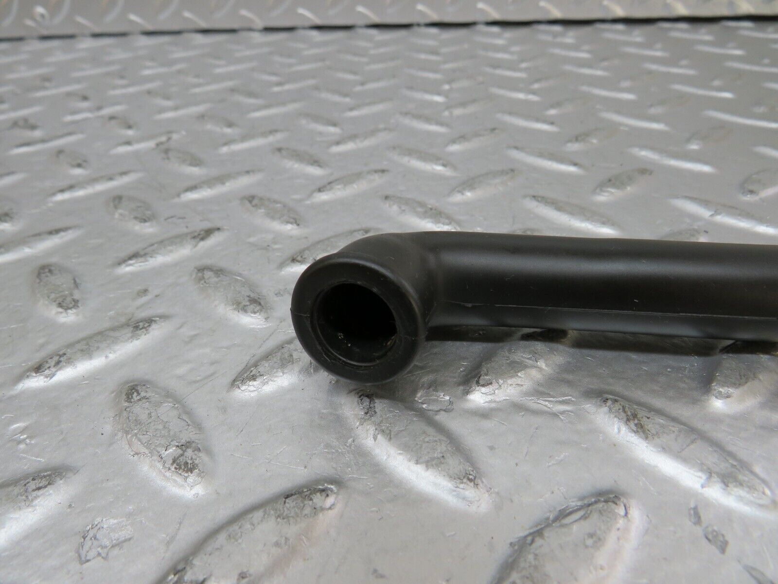 26264 Mercedes-Benz W116 450SE Crankcase Breather Hose 1170940391