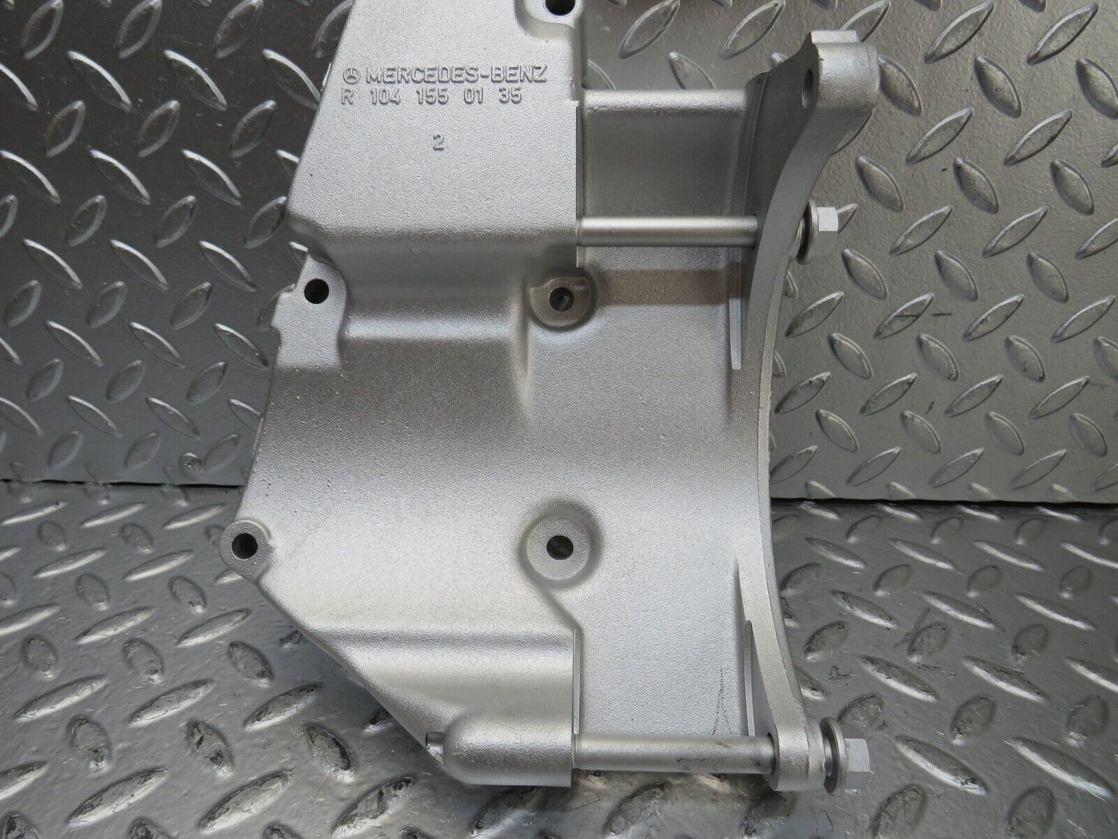 25956 Mercedes-Benz W124 280E Alternator Generator Bracket 1041550135