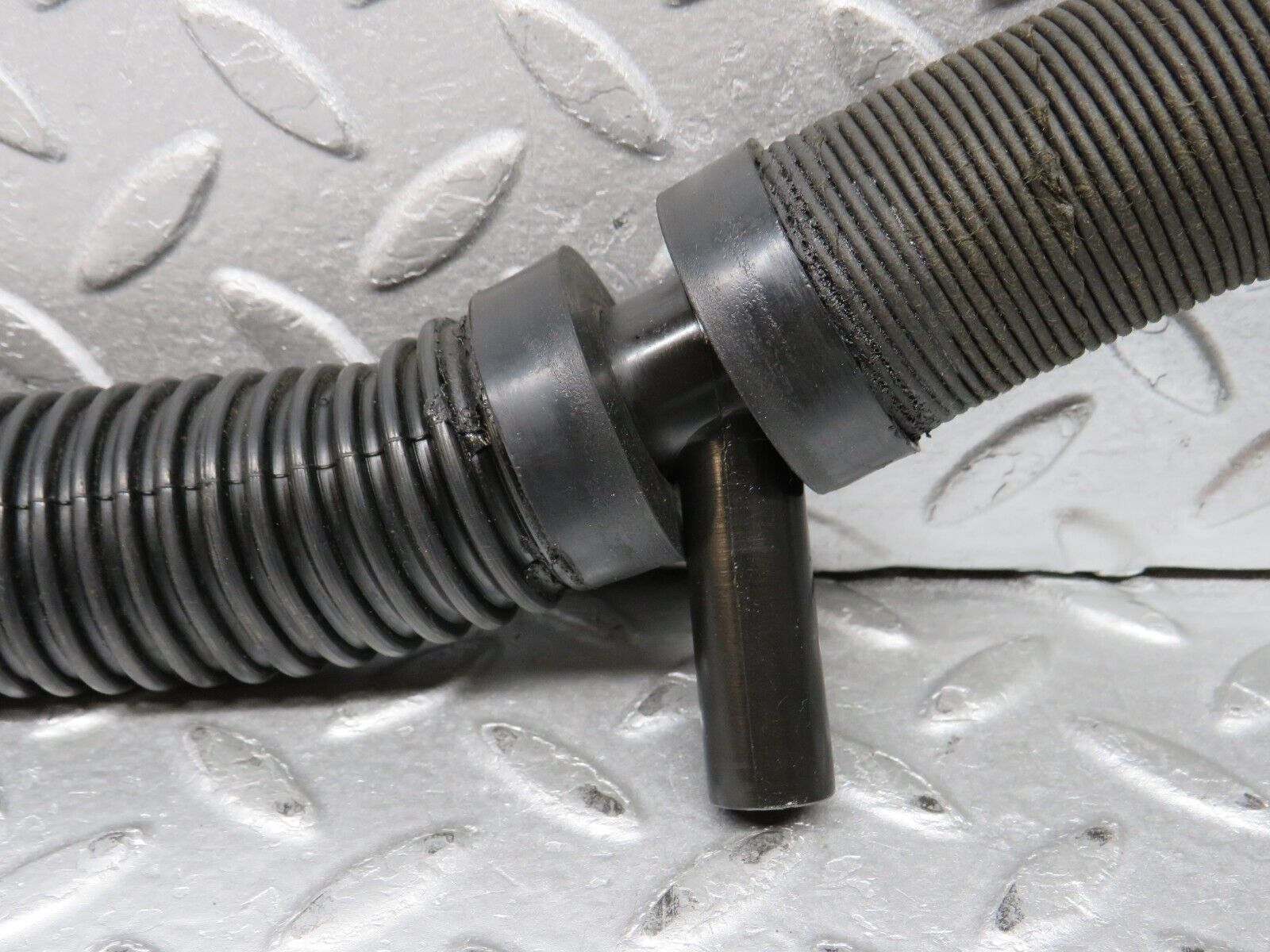 37578 Mercedes-Benz W109 300SEL Trunk Water Drain Hose Pipe