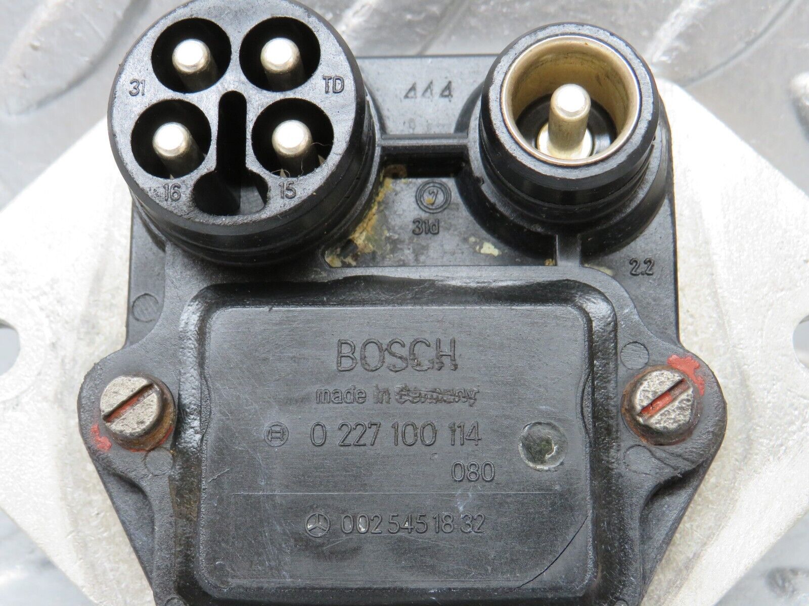 30620 Mercedes-Benz W201 190E 2.0L Ignition Control Unit Bosch 0227100114 0025451832