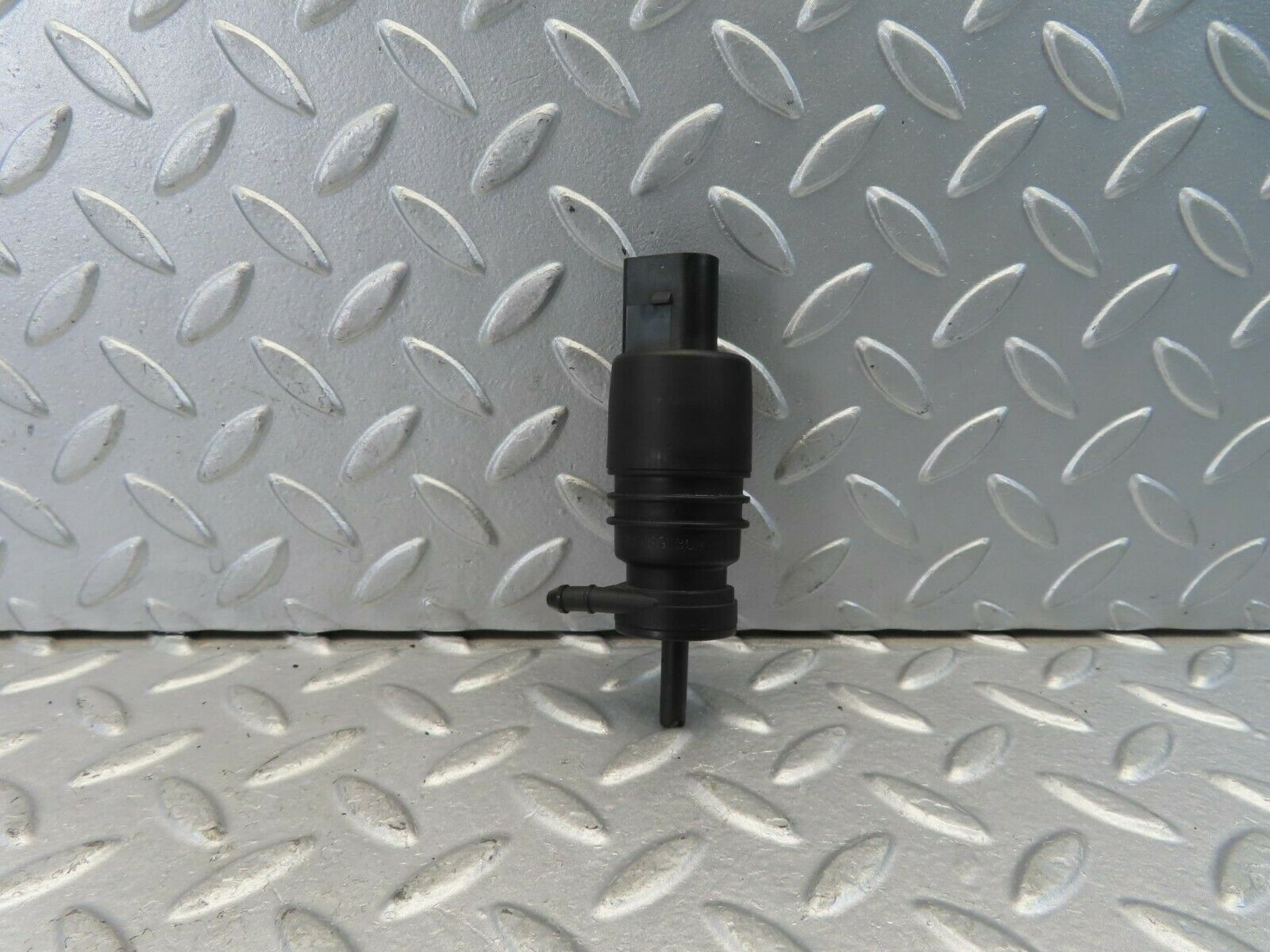 11140 Mercedes-Benz W221 S320 Windscreen Washer Pump