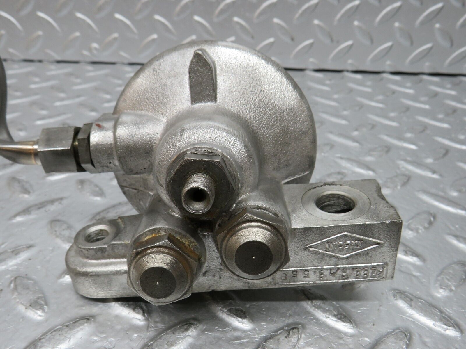 0252 Mercedes-Benz W120 Ponton Oil Filter Housing Knecht F098