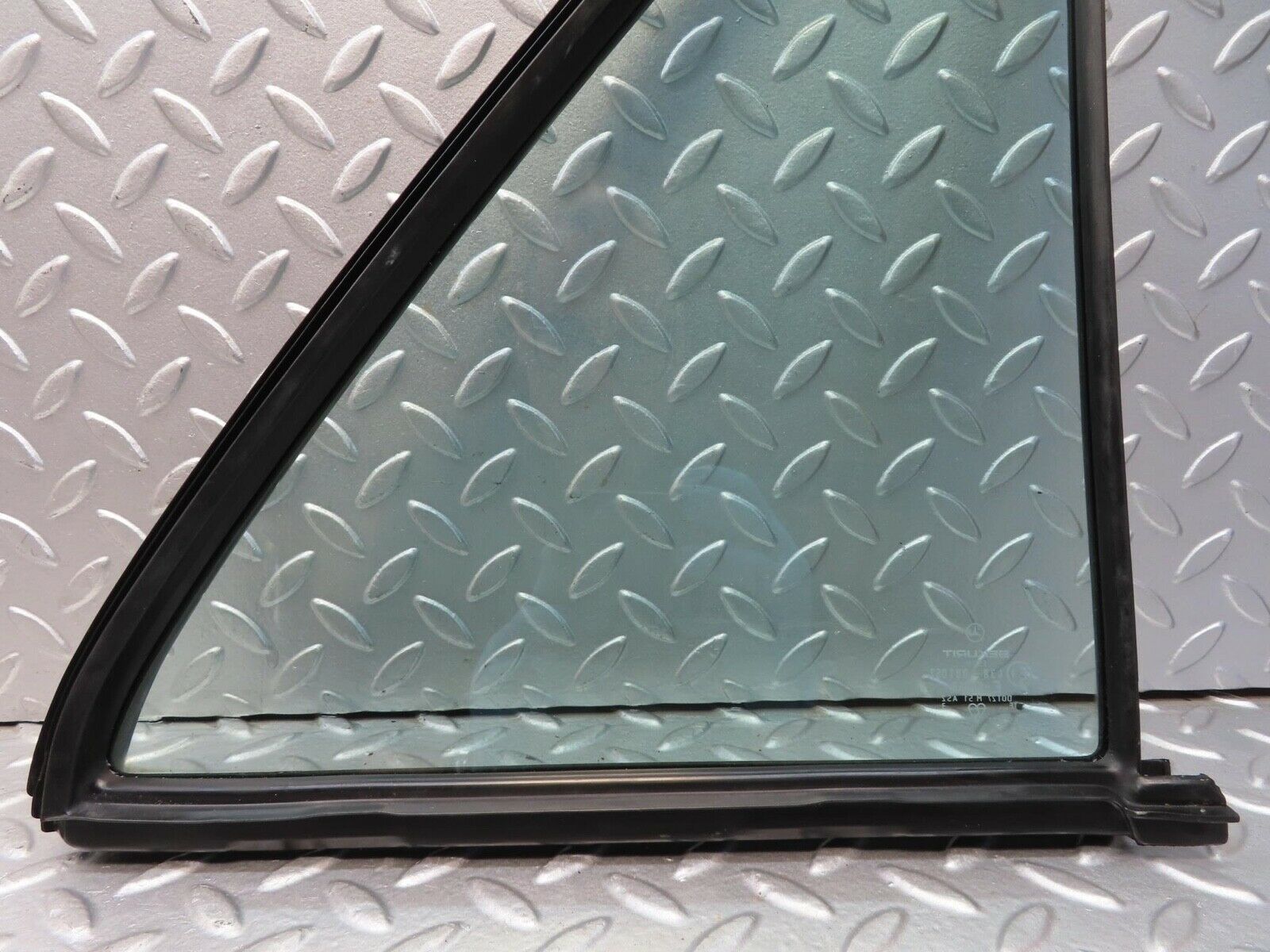 15431 Mercedes-Benz W123 230E Rear Left Quarter Window Glass 1237350124