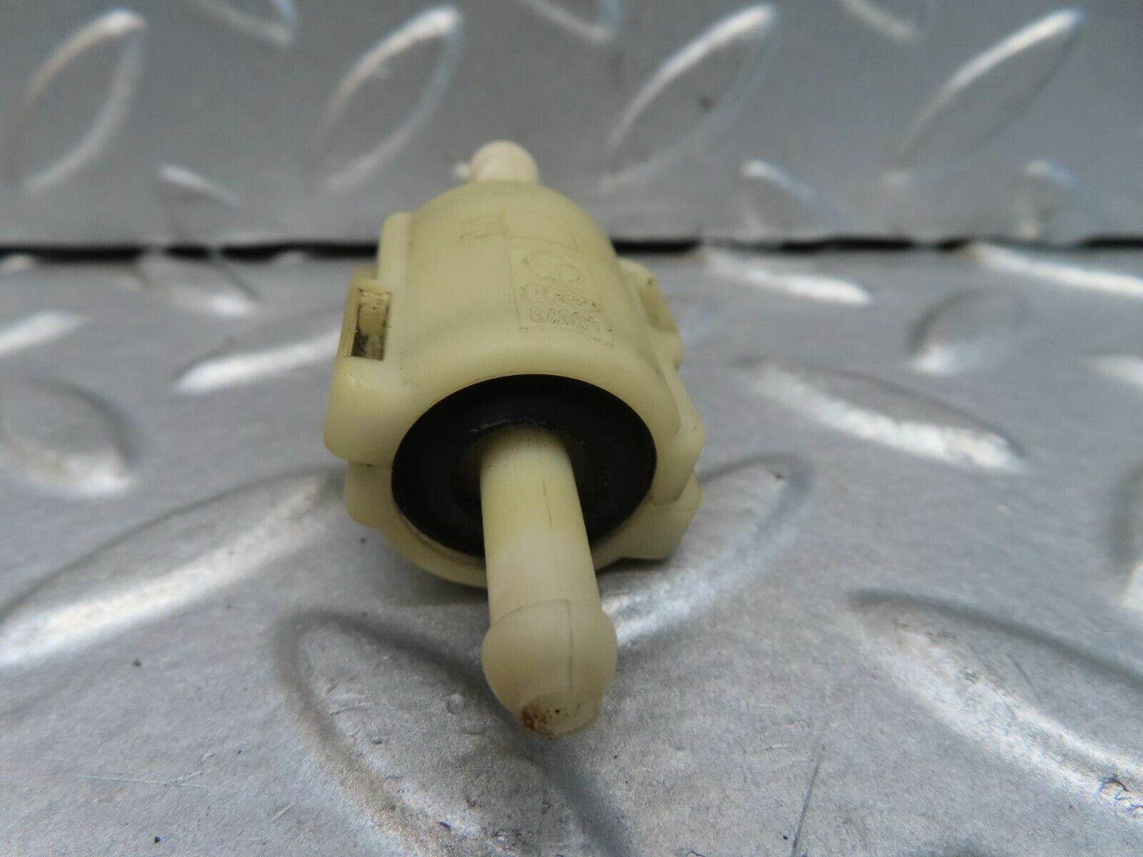 15488 Mercedes-Benz W123 230E Windscreen Washer Fluid Distributor