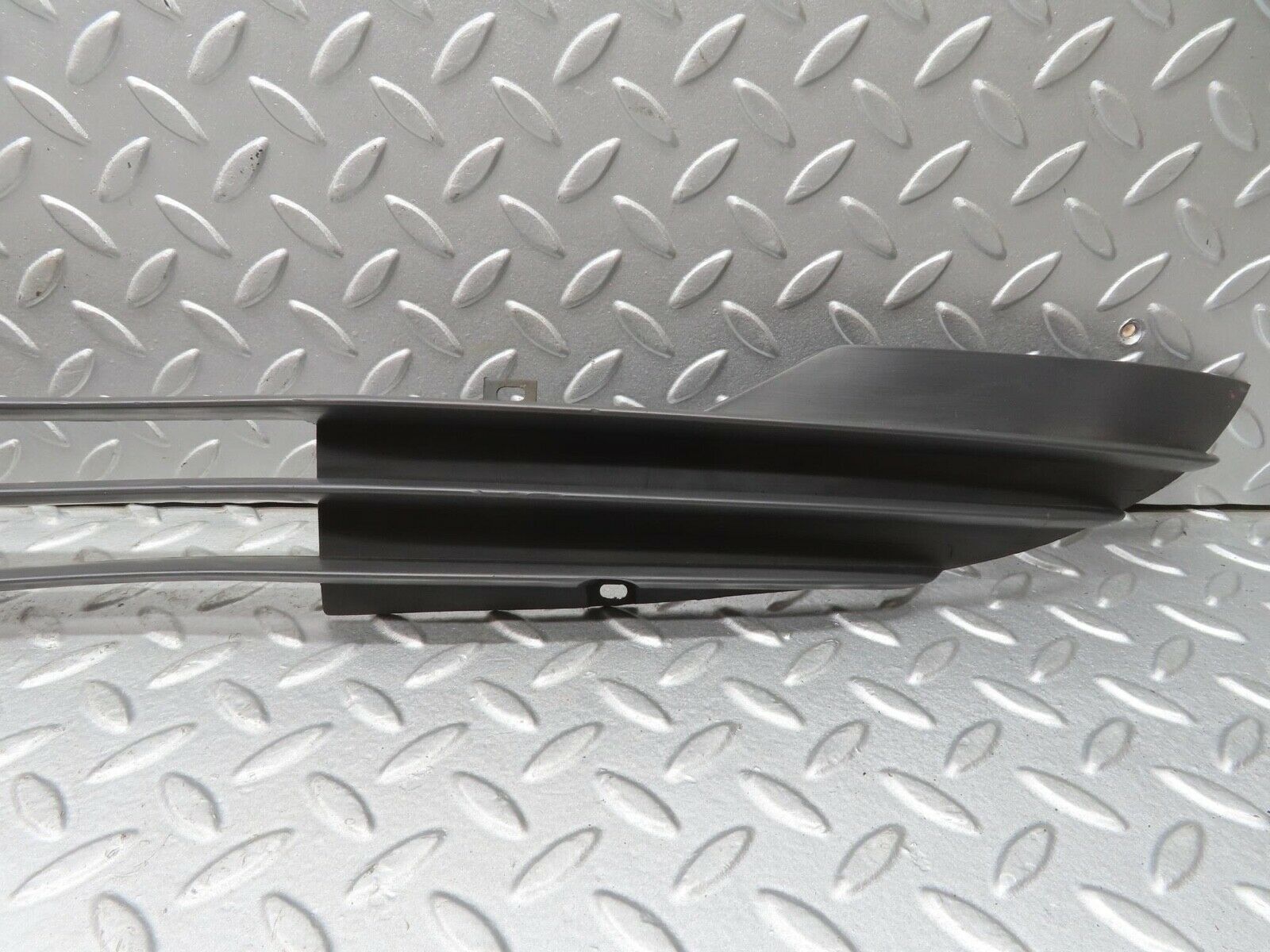 13904 Mercedes-Benz C107 280SLC Front Bumper Lower Grill