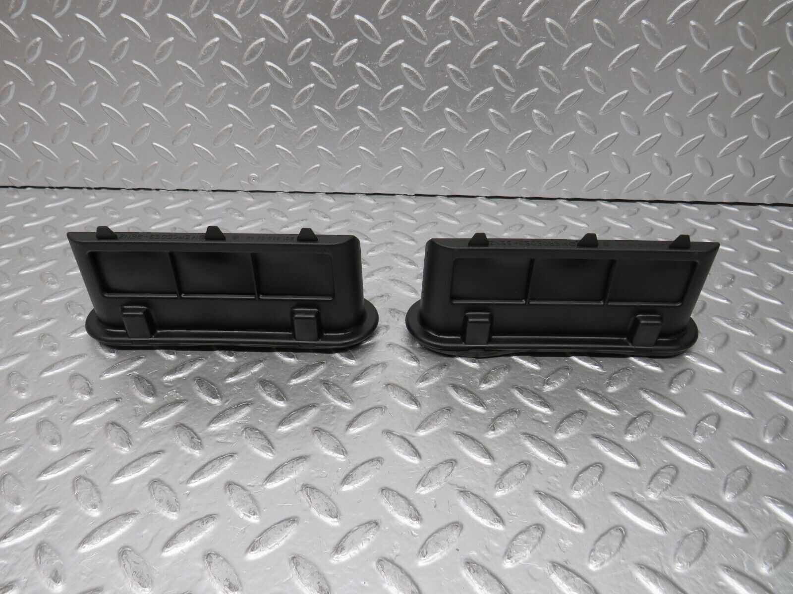 31691 Mercedes-Benz W201 190LE 1.8L Trunk Breather Ventilation Valve 2018300242