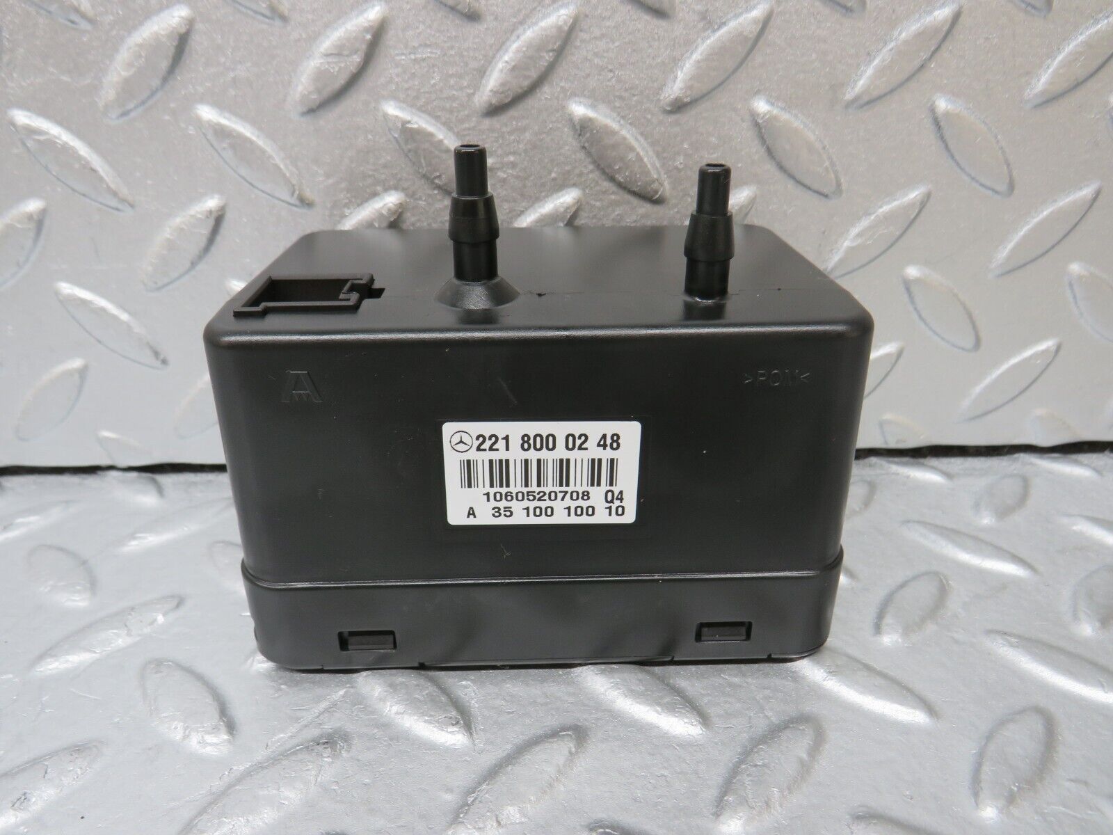 35221 Mercedes-Benz W221 Central Locking Pump 2218000248 2218000035 2218000018