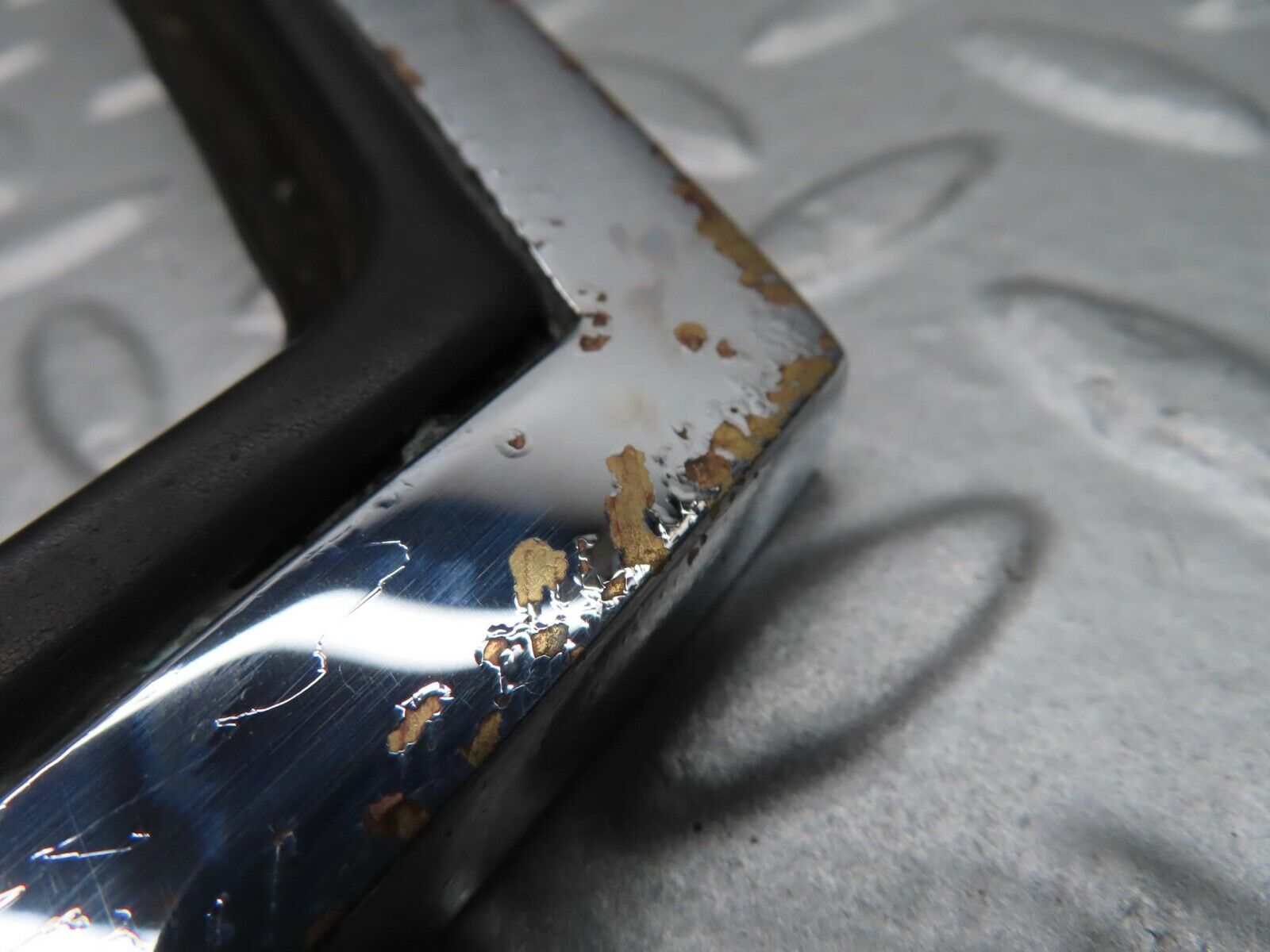 14840 Mercedes-Benz W111 Coupe Left Door Window Channel With Air Vent Frame