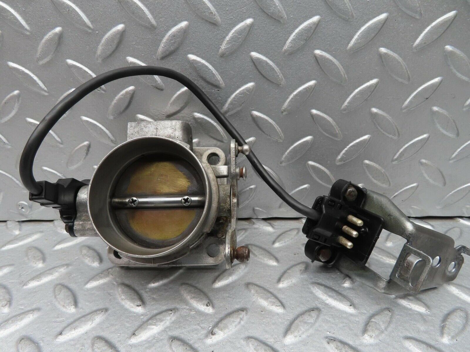 14611 Mercedes-Benz W201 190E Throttle Body Valve With Switch 0011409053
