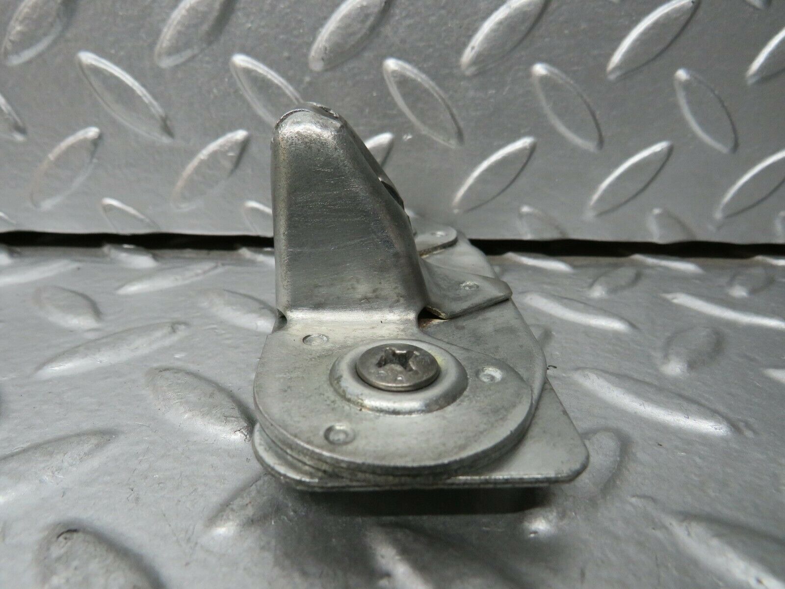 23752 Mercedes-Benz C107 450SLC Coupe Trunk Lock Latch