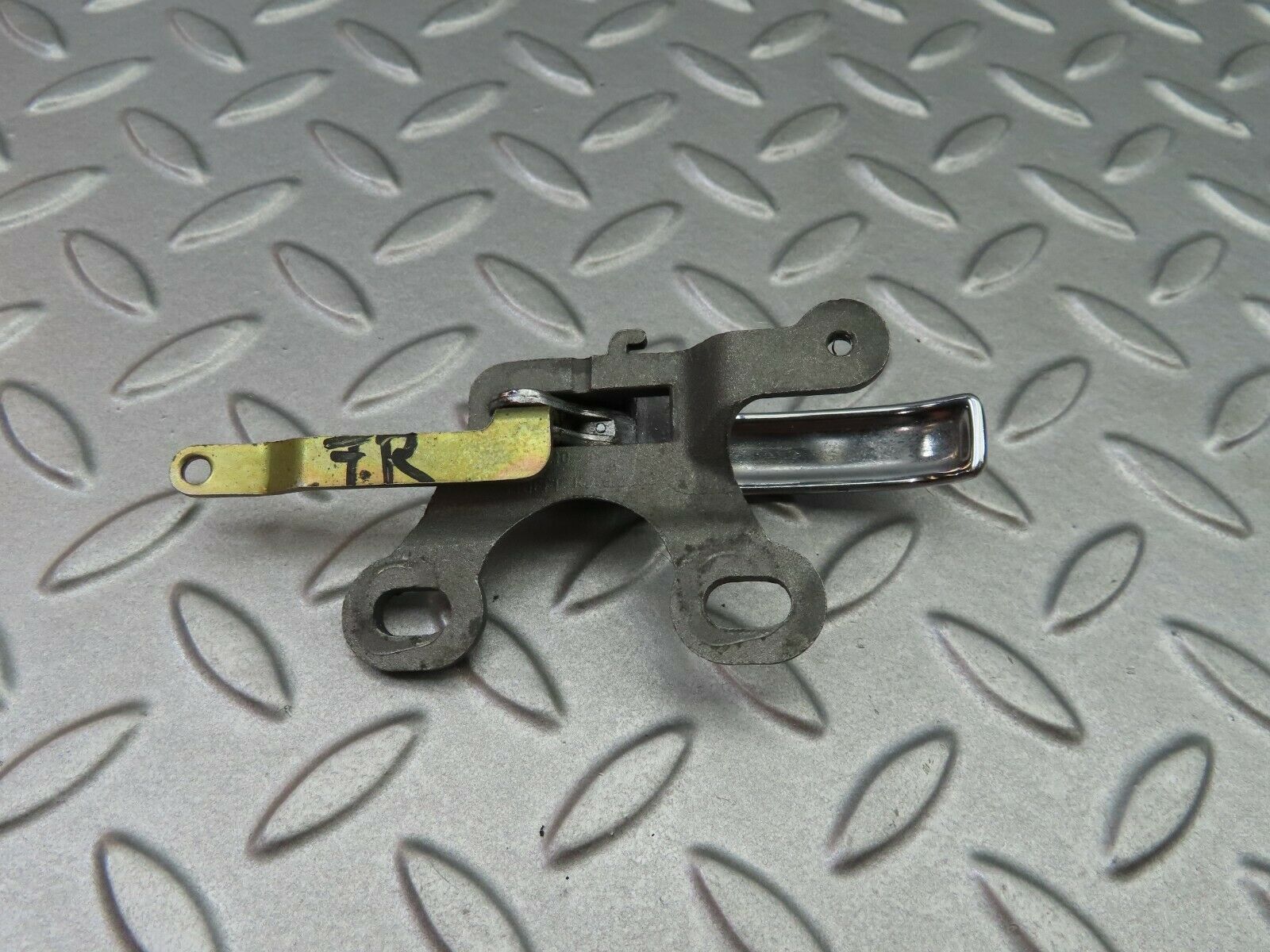 5825 Mercedes-Benz W123 200 Right Interior Door Handle